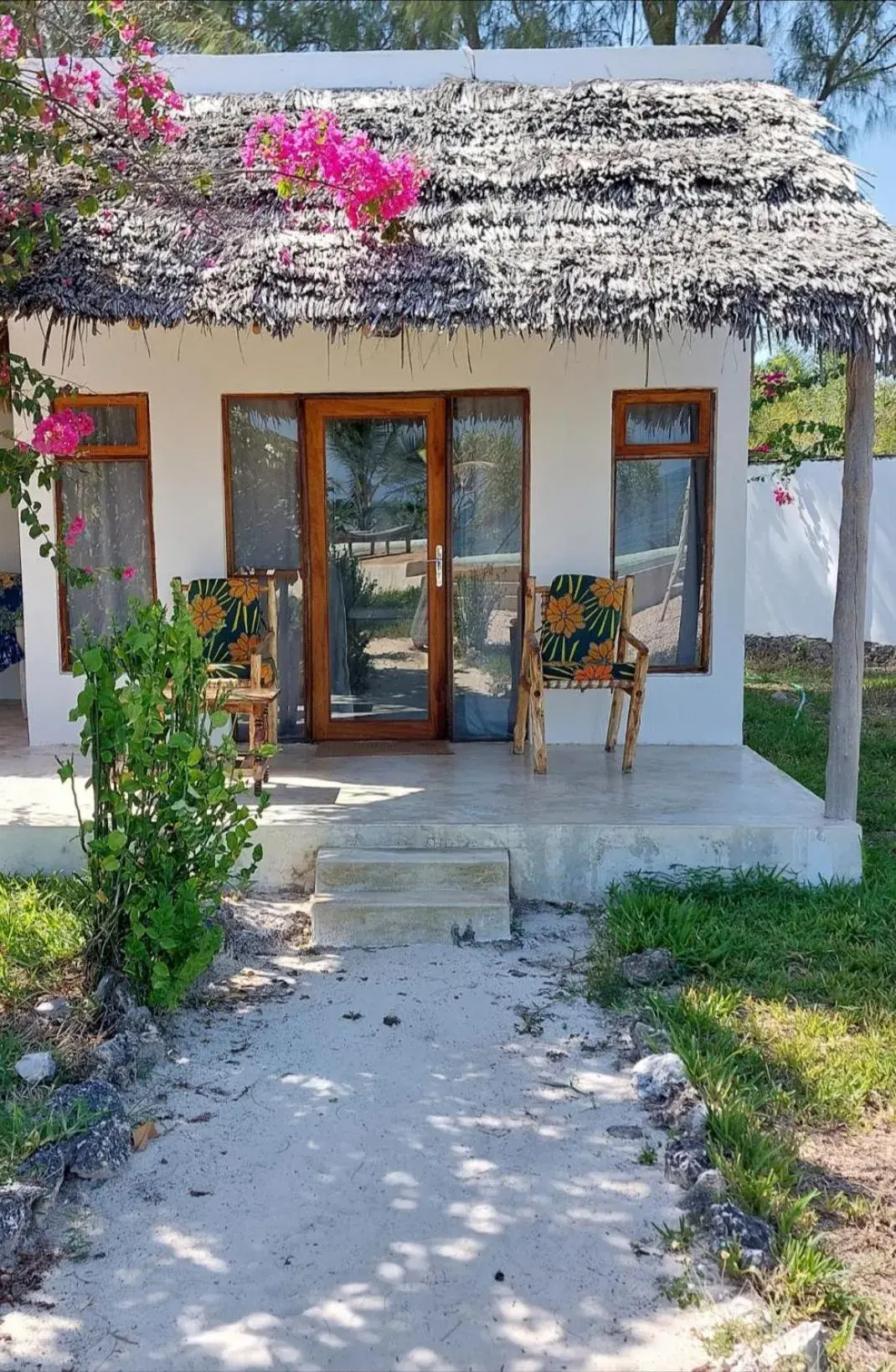 Double Room with Sea View in Jaribu Beach Hotel Double Room with Sea View in Jaribu Beach Hotel