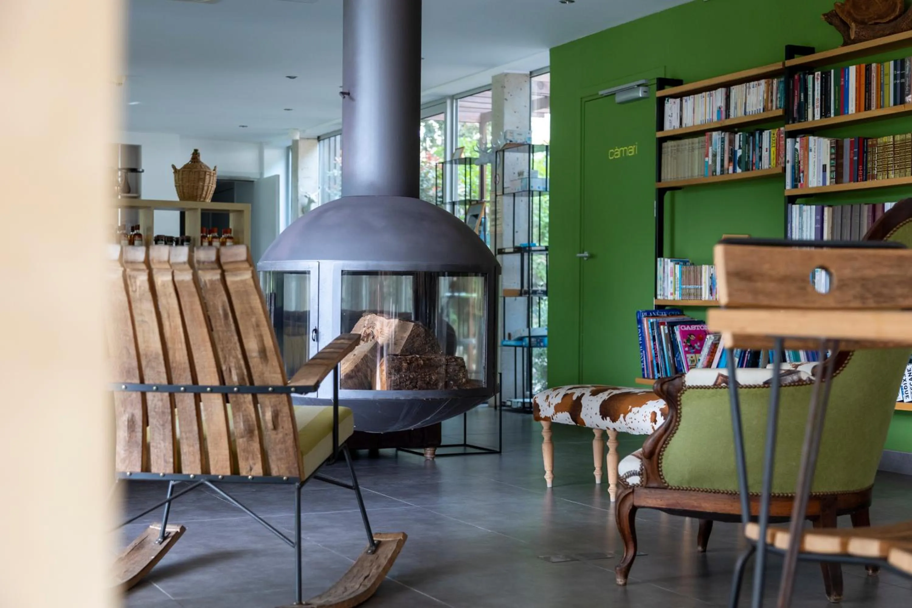 Communal lounge/ TV room in Artemisia Boutique Hotel