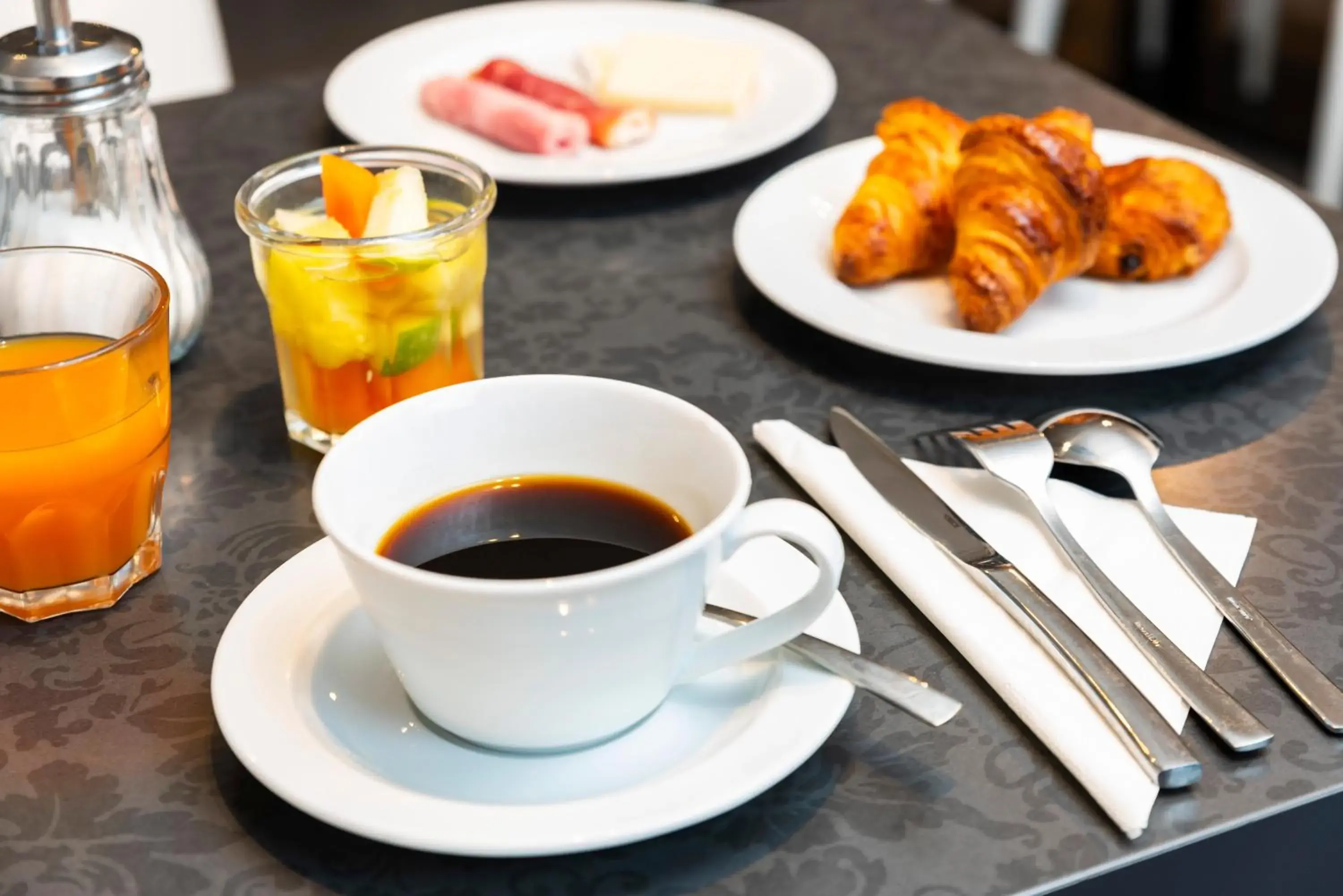 Buffet breakfast in Ténéo Apparthotel Bordeaux Mérignac - Aéroport Buffet breakfast in Ténéo Apparthotel Bordeaux Mérignac - Aéroport