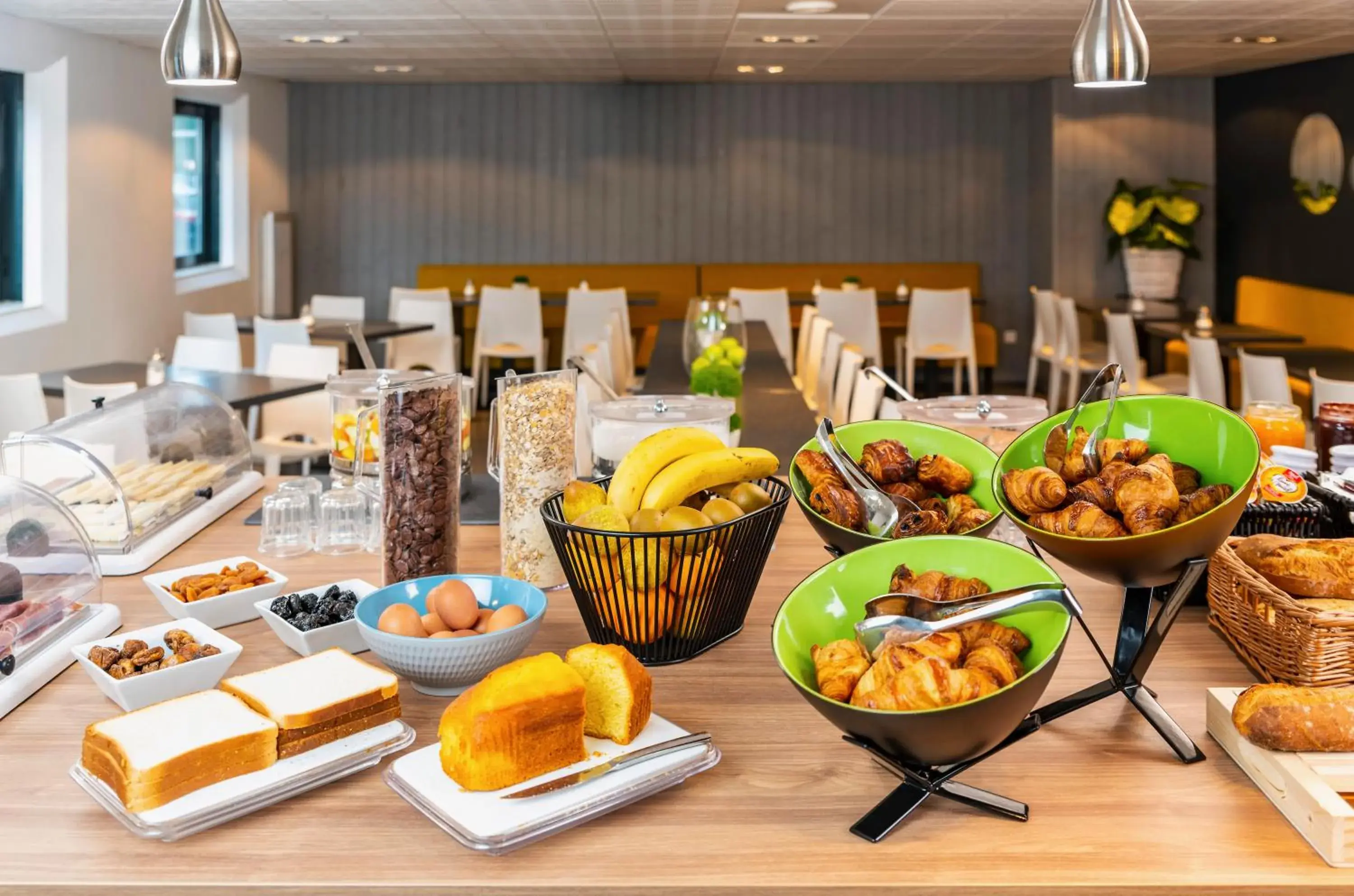 Buffet breakfast in Ténéo Apparthotel Bordeaux Mérignac - Aéroport Buffet breakfast in Ténéo Apparthotel Bordeaux Mérignac - Aéroport