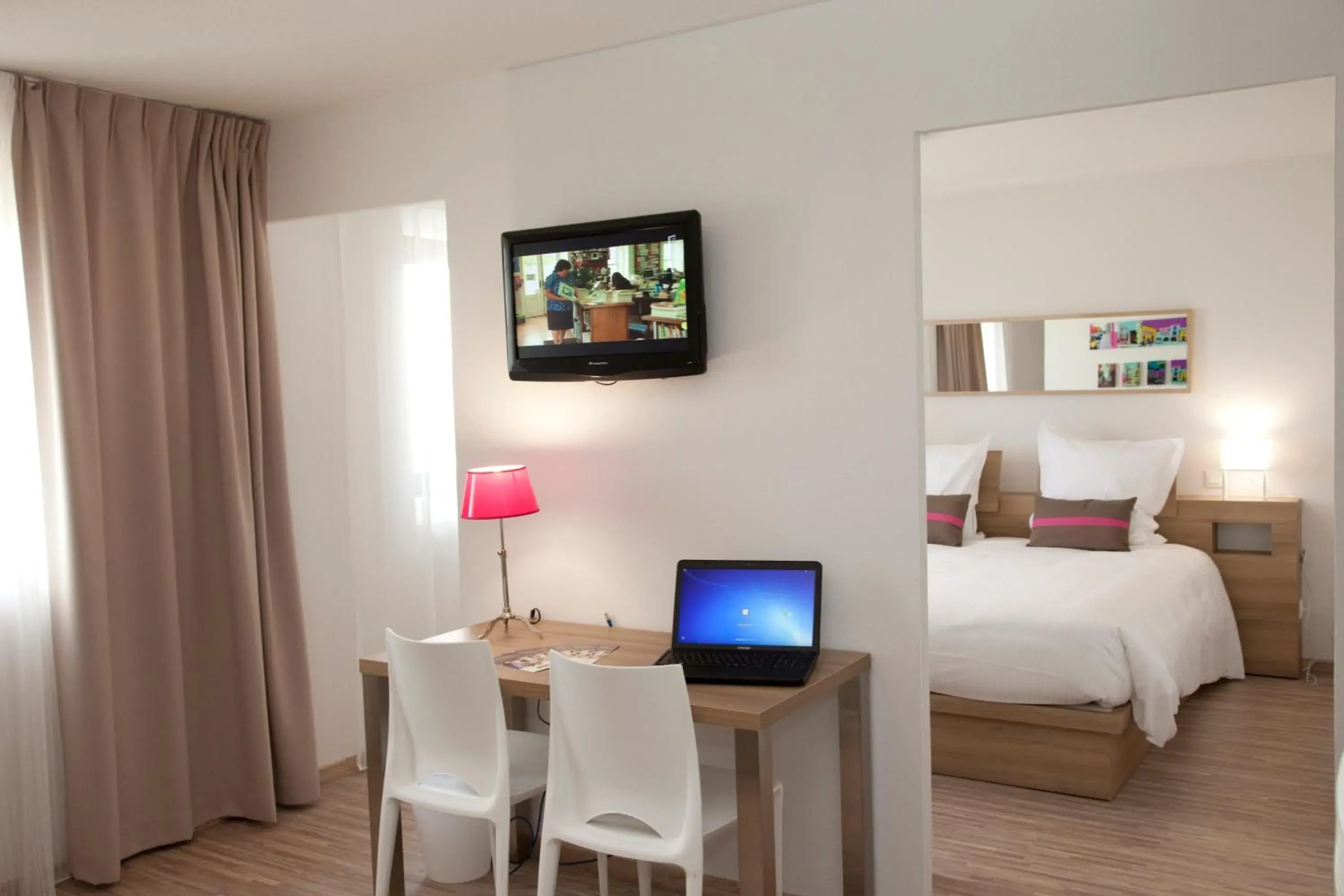 Photo of the whole room, Bed in Ténéo Apparthotel Bordeaux Mérignac - Aéroport Photo of the whole room, Bed in Ténéo Apparthotel Bordeaux Mérignac - Aéroport