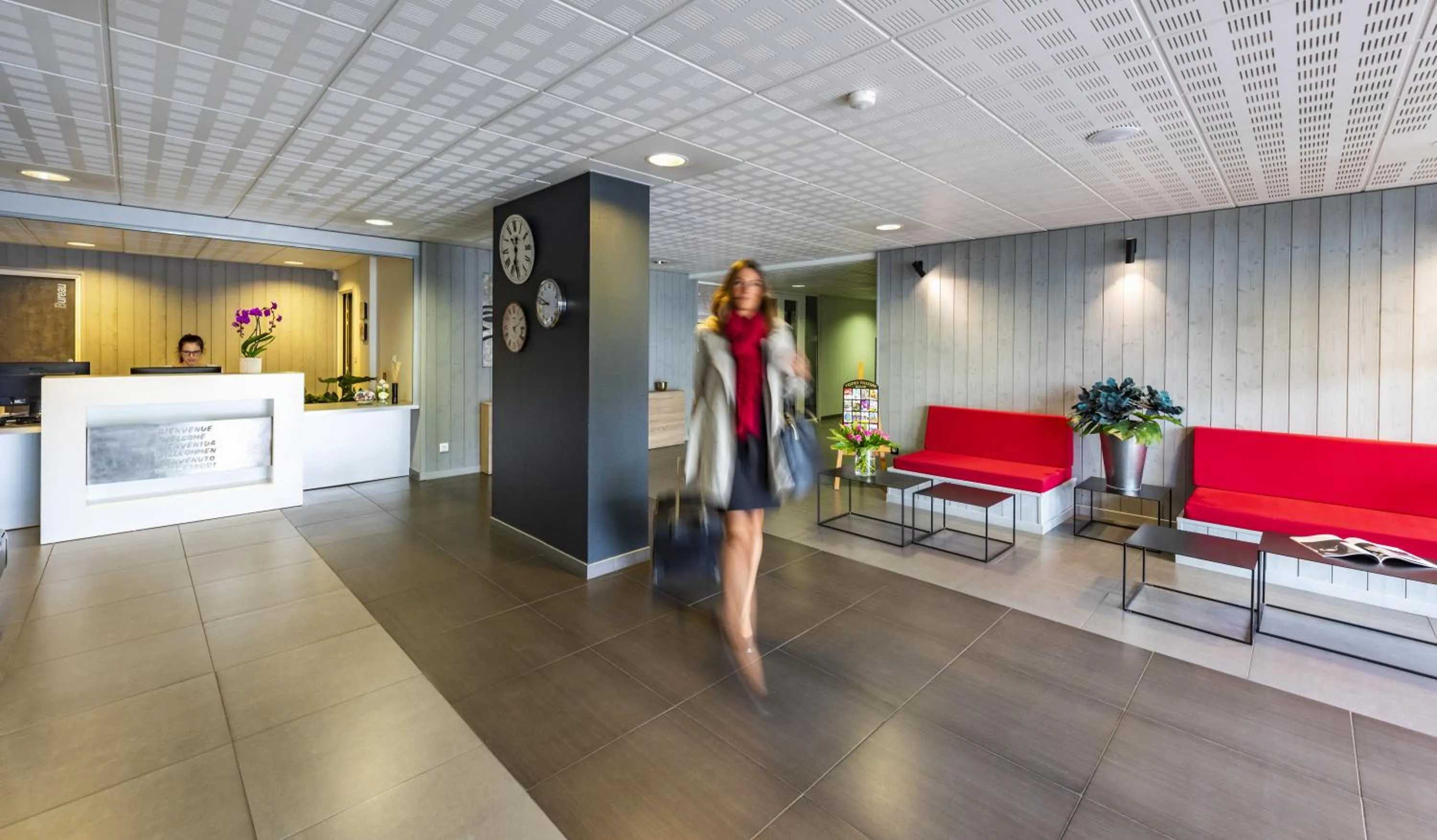 Lobby or reception in Ténéo Apparthotel Bordeaux Mérignac - Aéroport