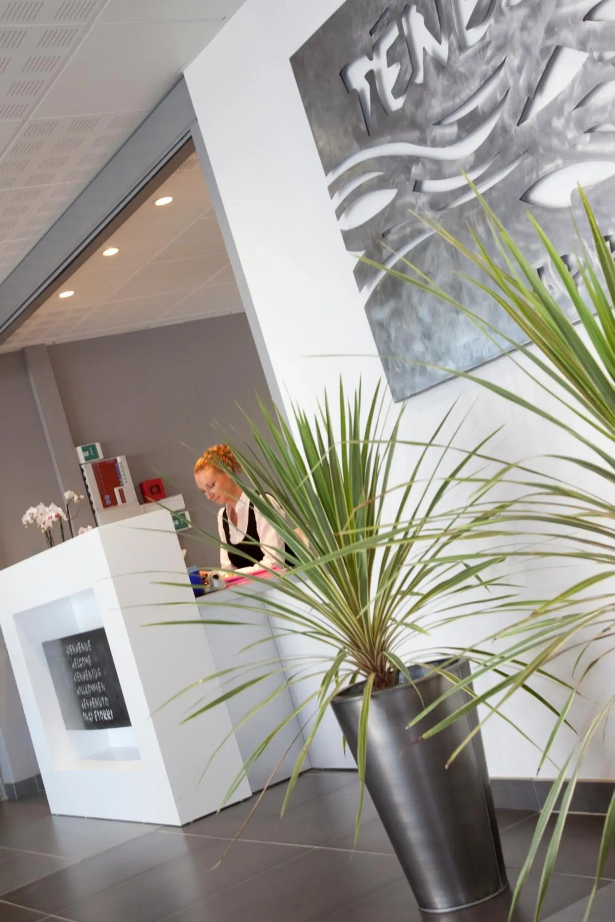 Lobby or reception in Ténéo Apparthotel Bordeaux Mérignac - Aéroport Lobby or reception in Ténéo Apparthotel Bordeaux Mérignac - Aéroport