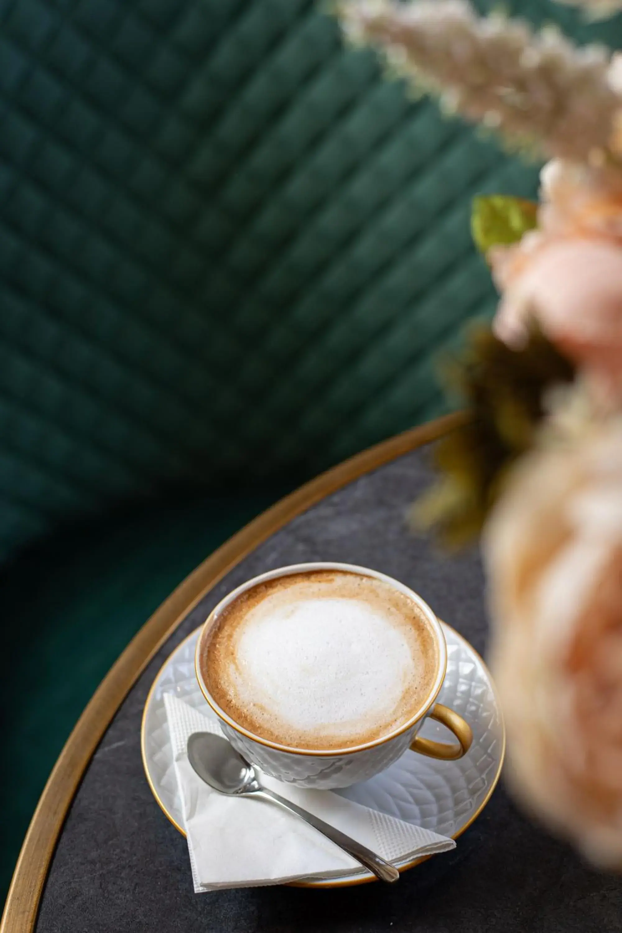 Lounge or bar in Klebelsberg Kastély Budapest Lounge or bar in Klebelsberg Kastély Budapest