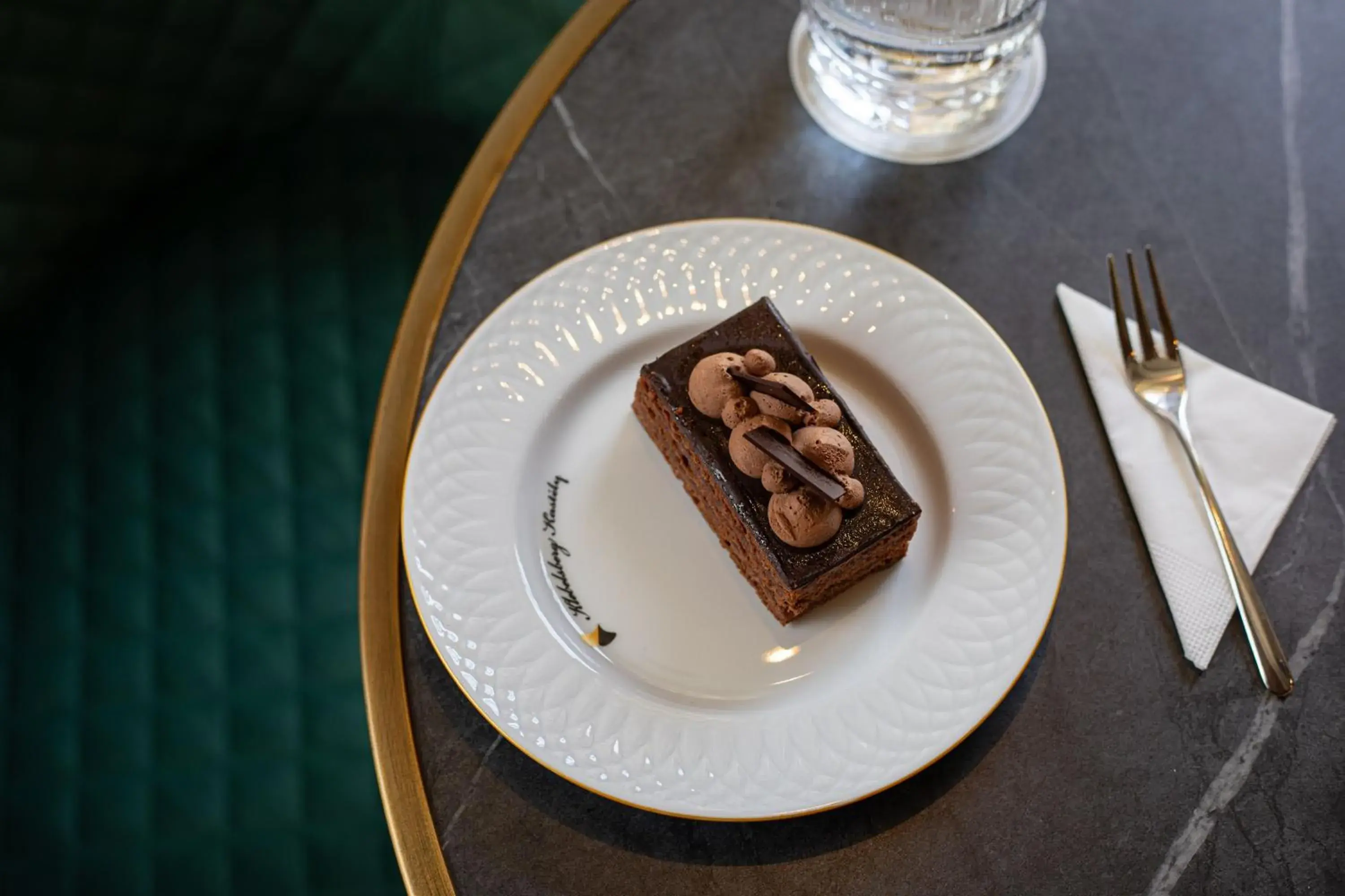 Lounge or bar in Klebelsberg Kastély Budapest Lounge or bar in Klebelsberg Kastély Budapest