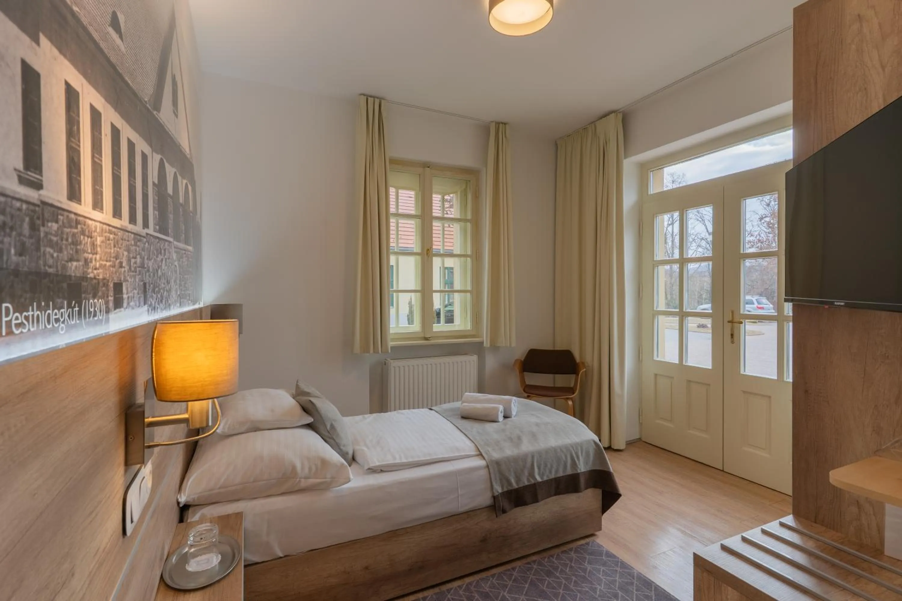 Facility for disabled guests, Bed in Klebelsberg Kastély Budapest