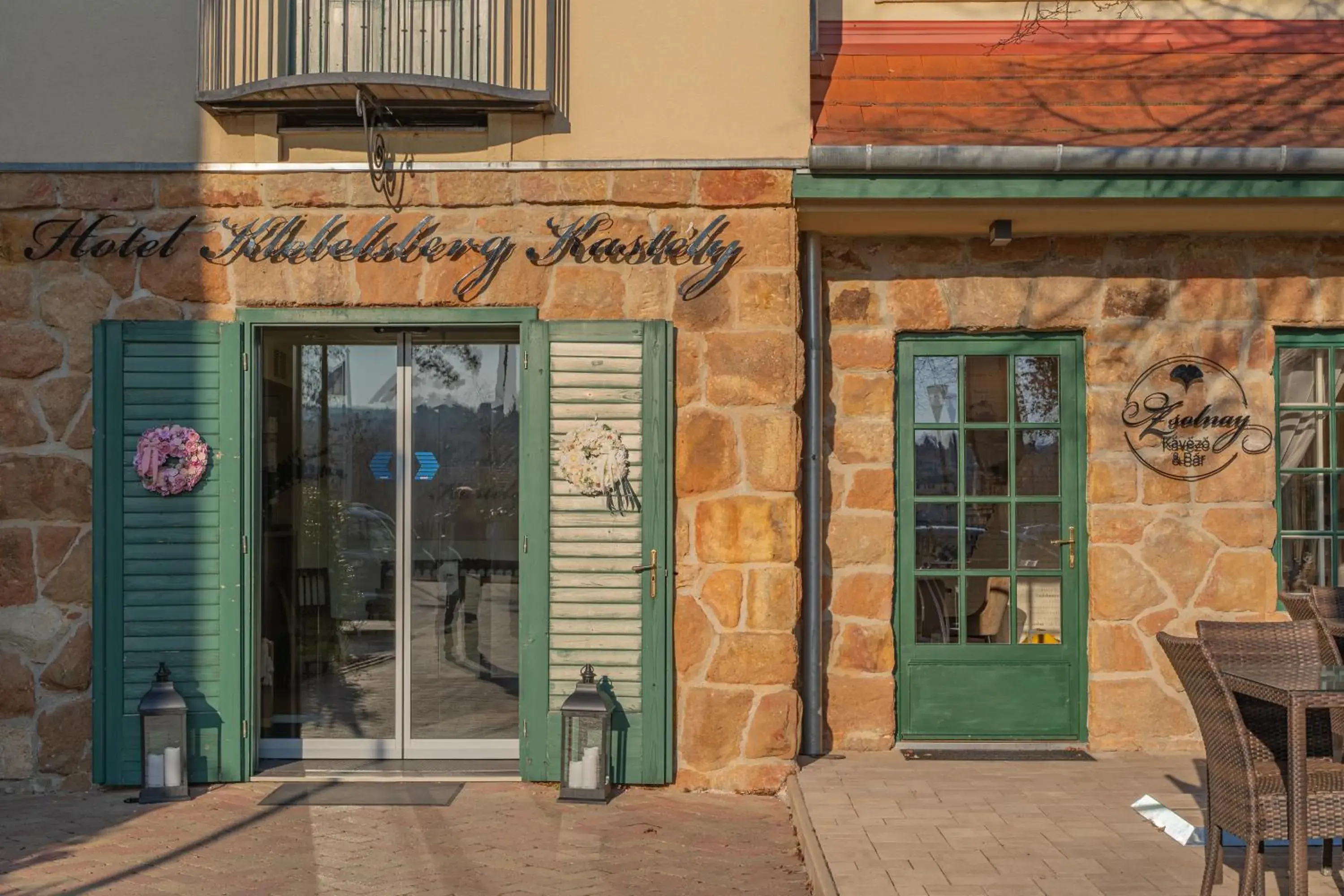 Facade/entrance in Klebelsberg Kastély Budapest Facade/entrance in Klebelsberg Kastély Budapest