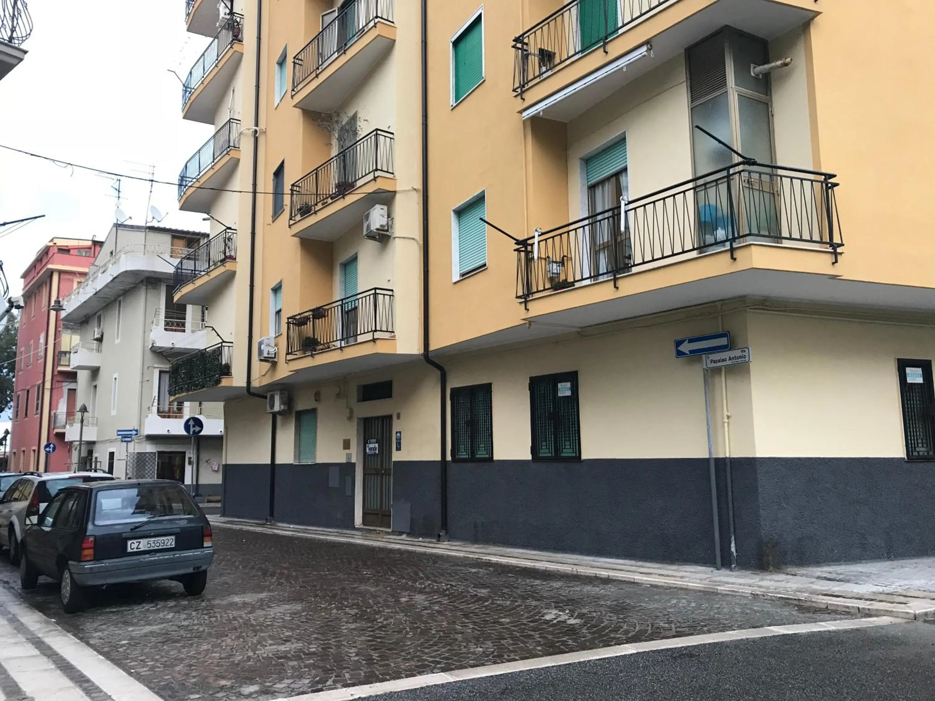 Facade/entrance in Good Night Moon B&B