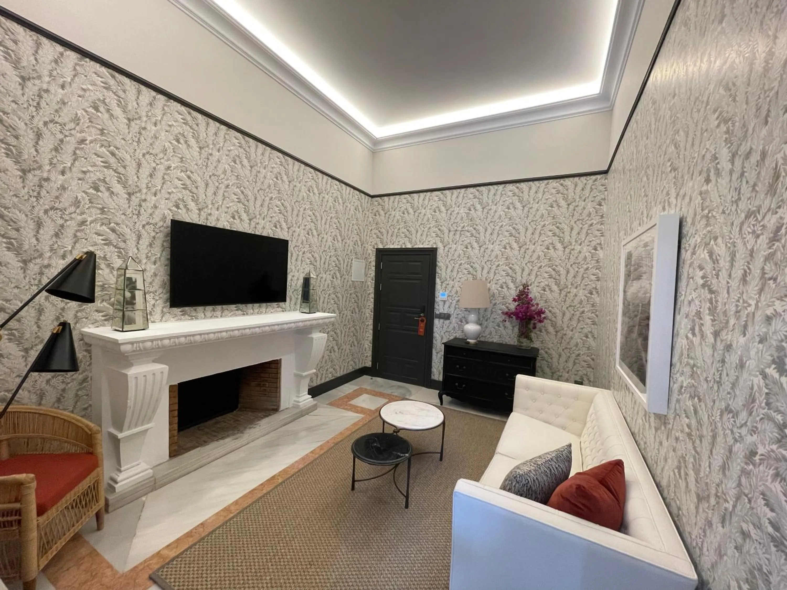 Living room in Soho Boutique Castillo de Santa Catalina - Adults Recommended