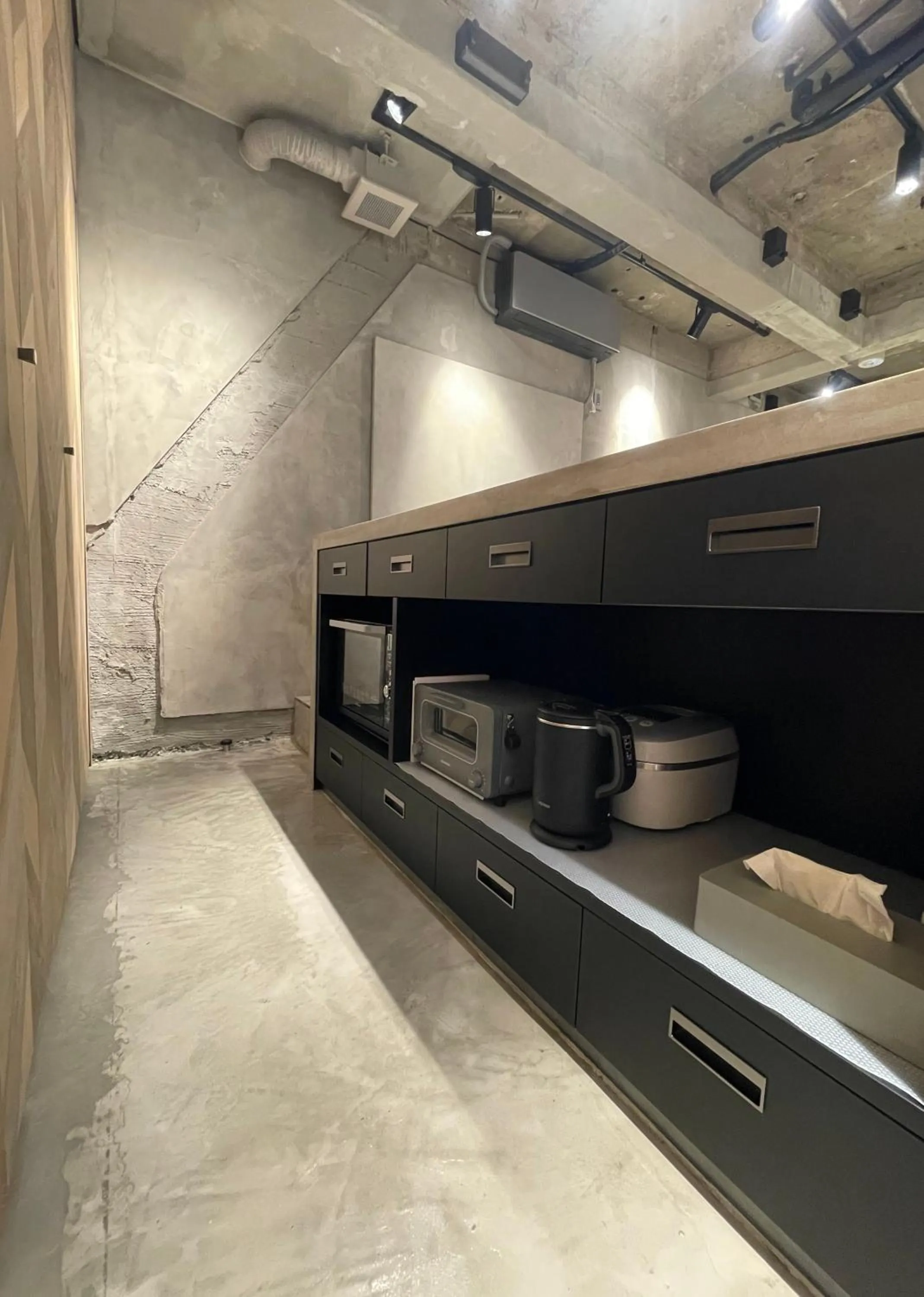 Communal kitchen in SHIN kyoto