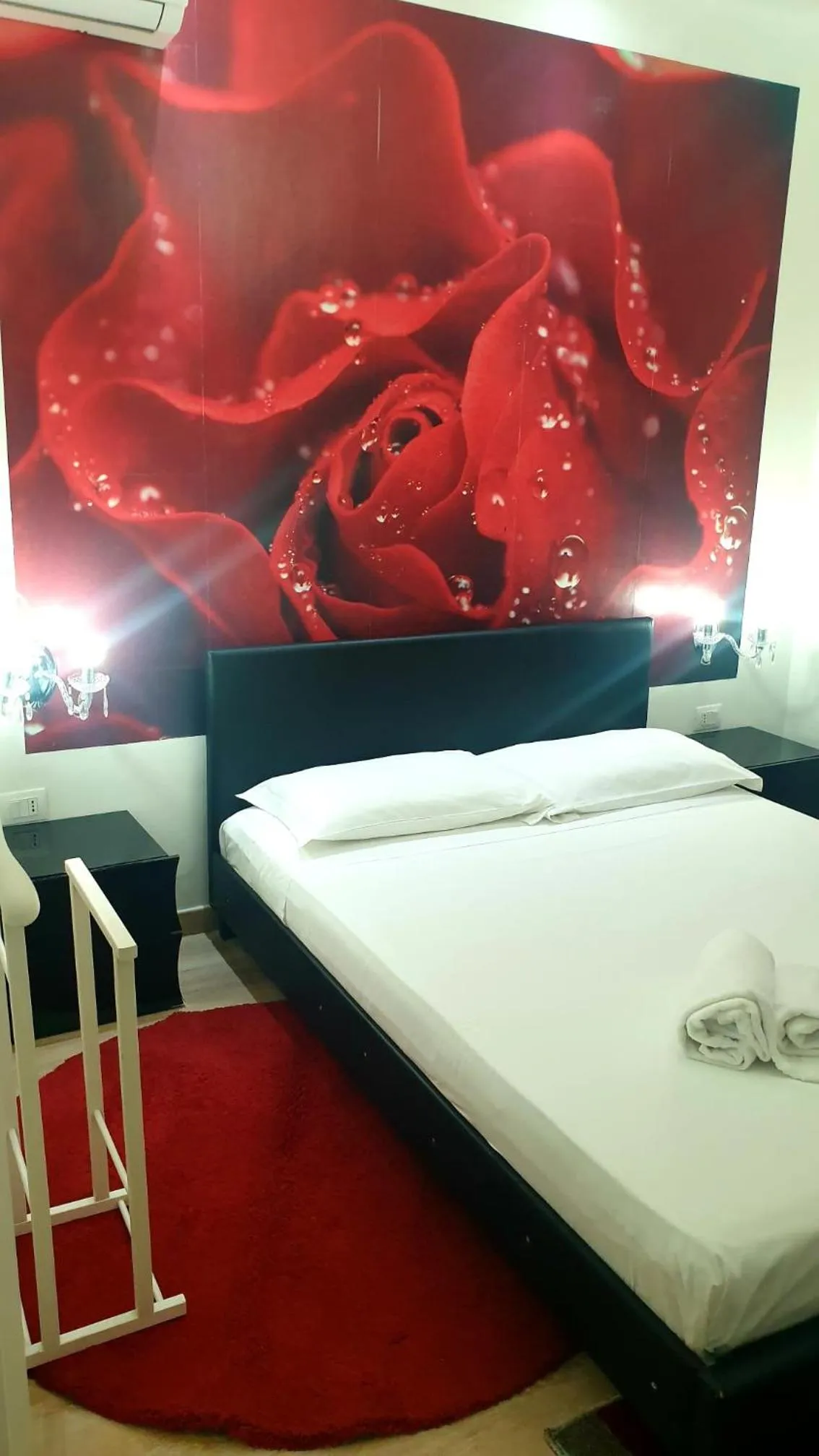 Bed in Rome Sweet Home Vatican