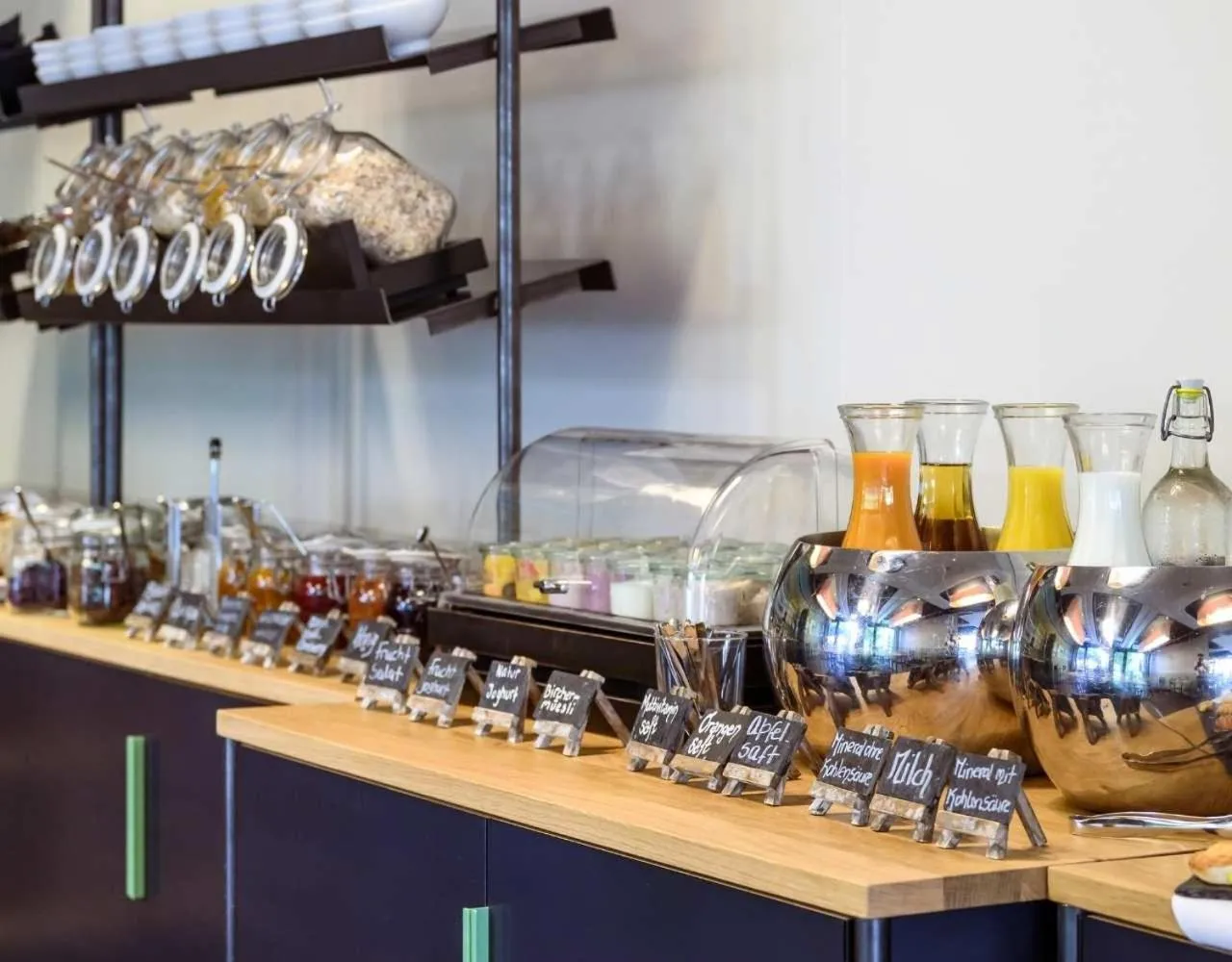 Breakfast in HOTEL APART - Welcoming l Urban Feel l Design