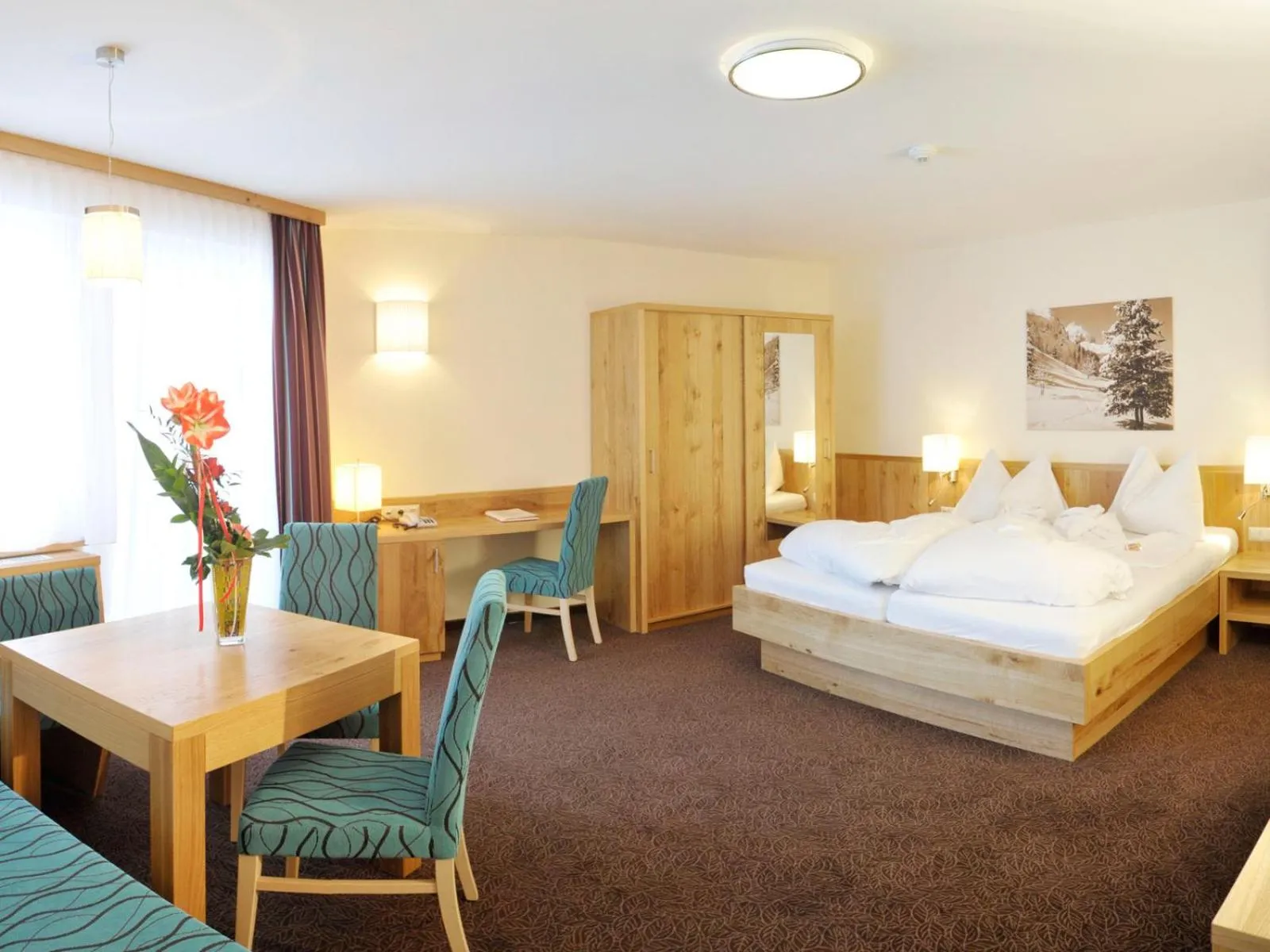 Photo of the whole room, Bed in Panoramahotel Gürtl