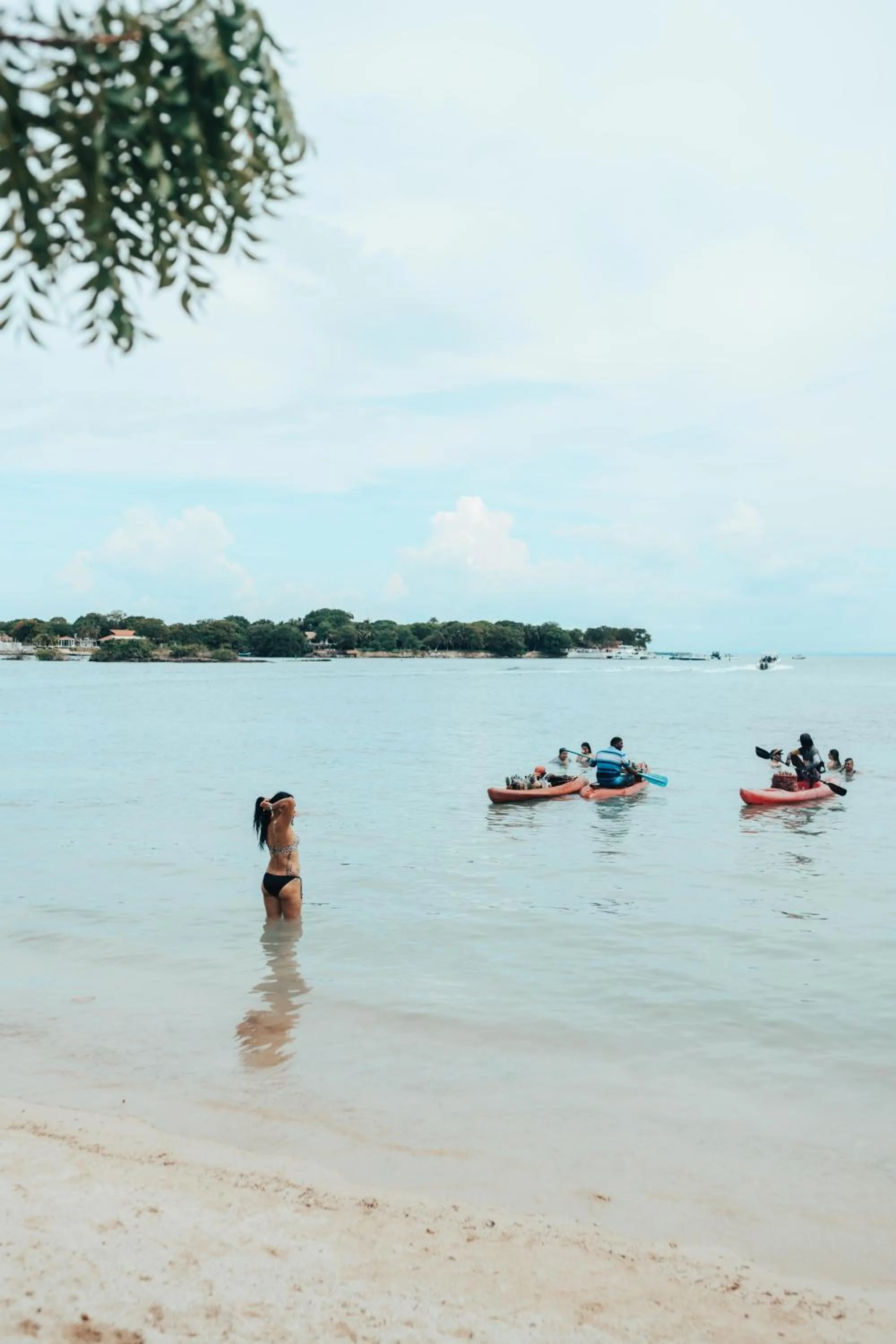 People in Hotel Islabela Islas Del Rosario