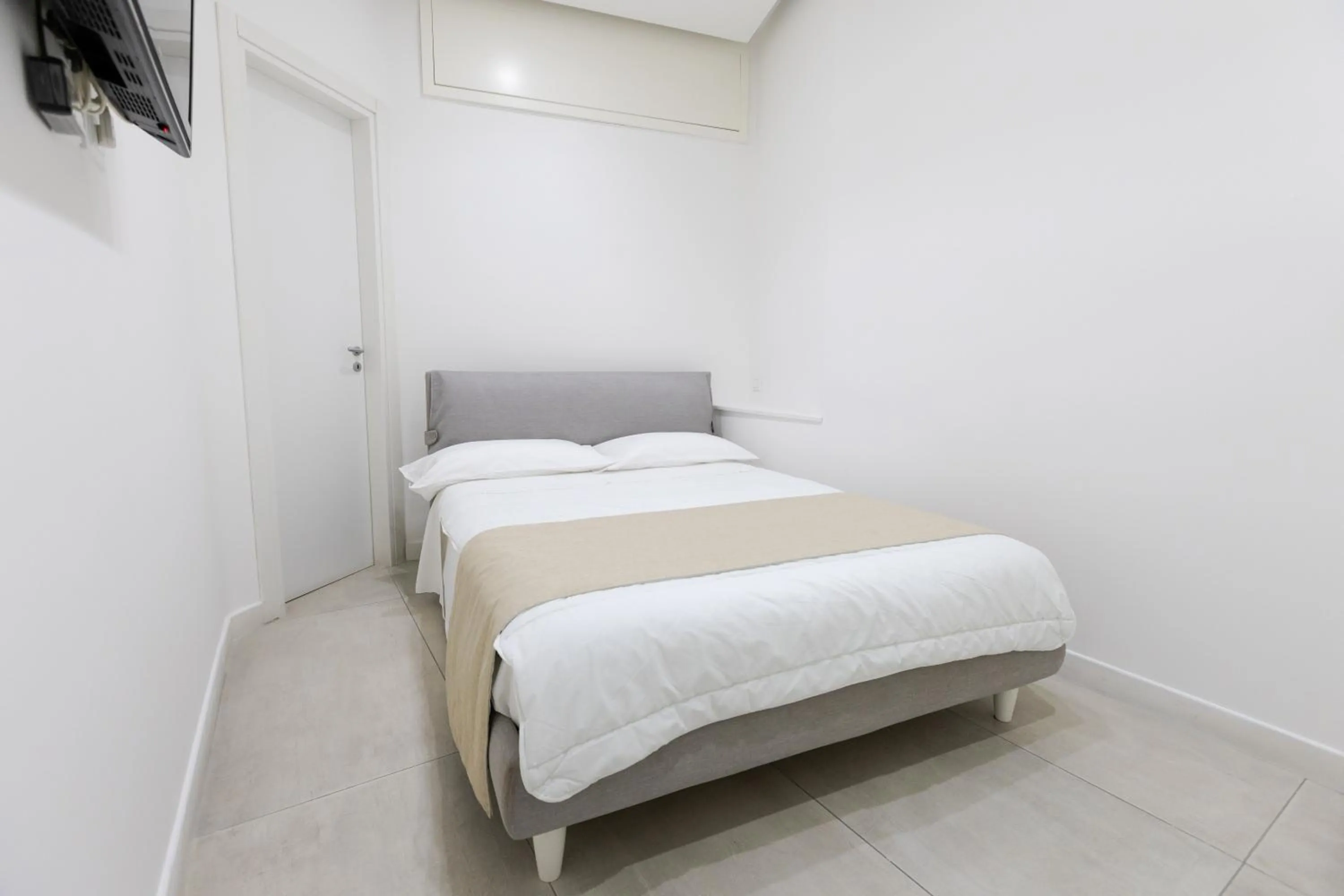 Photo of the whole room, Bed in White 1903 - Rooftop Pool & Luxury Rooms