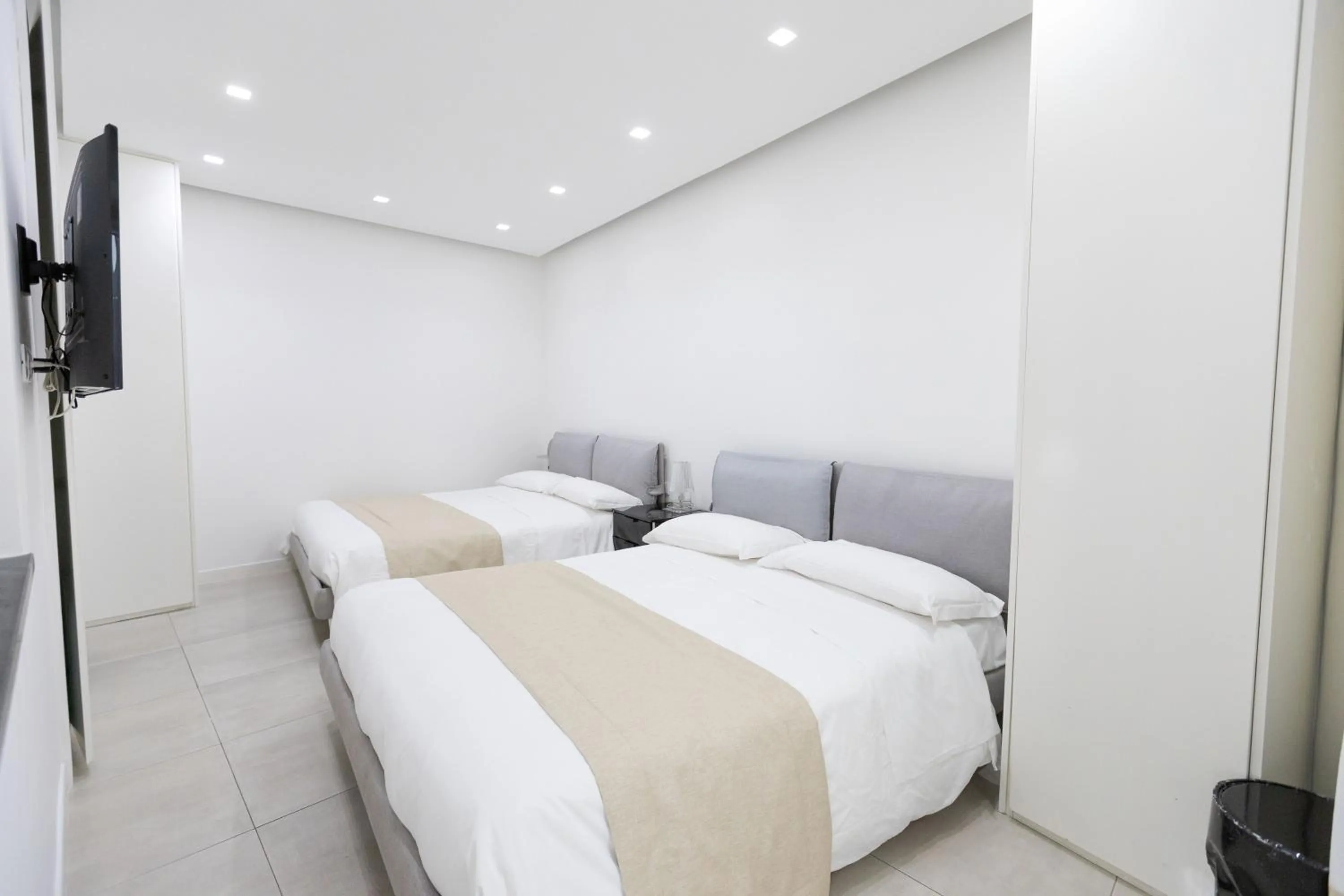 Bedroom, Bed in White 1903 - Rooftop Pool & Luxury Rooms