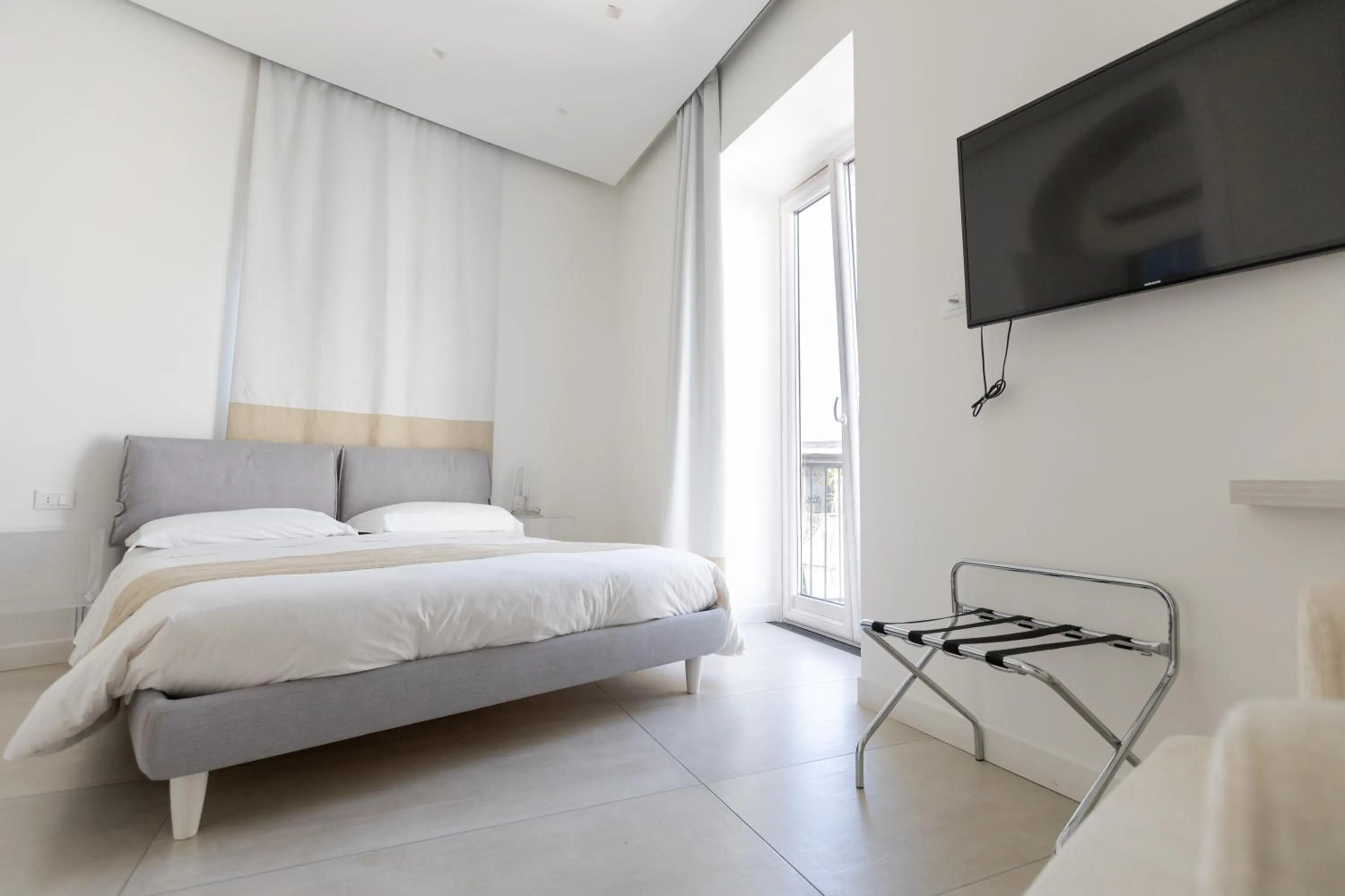 Bedroom, Bed in White 1903 - Rooftop Pool & Luxury Rooms