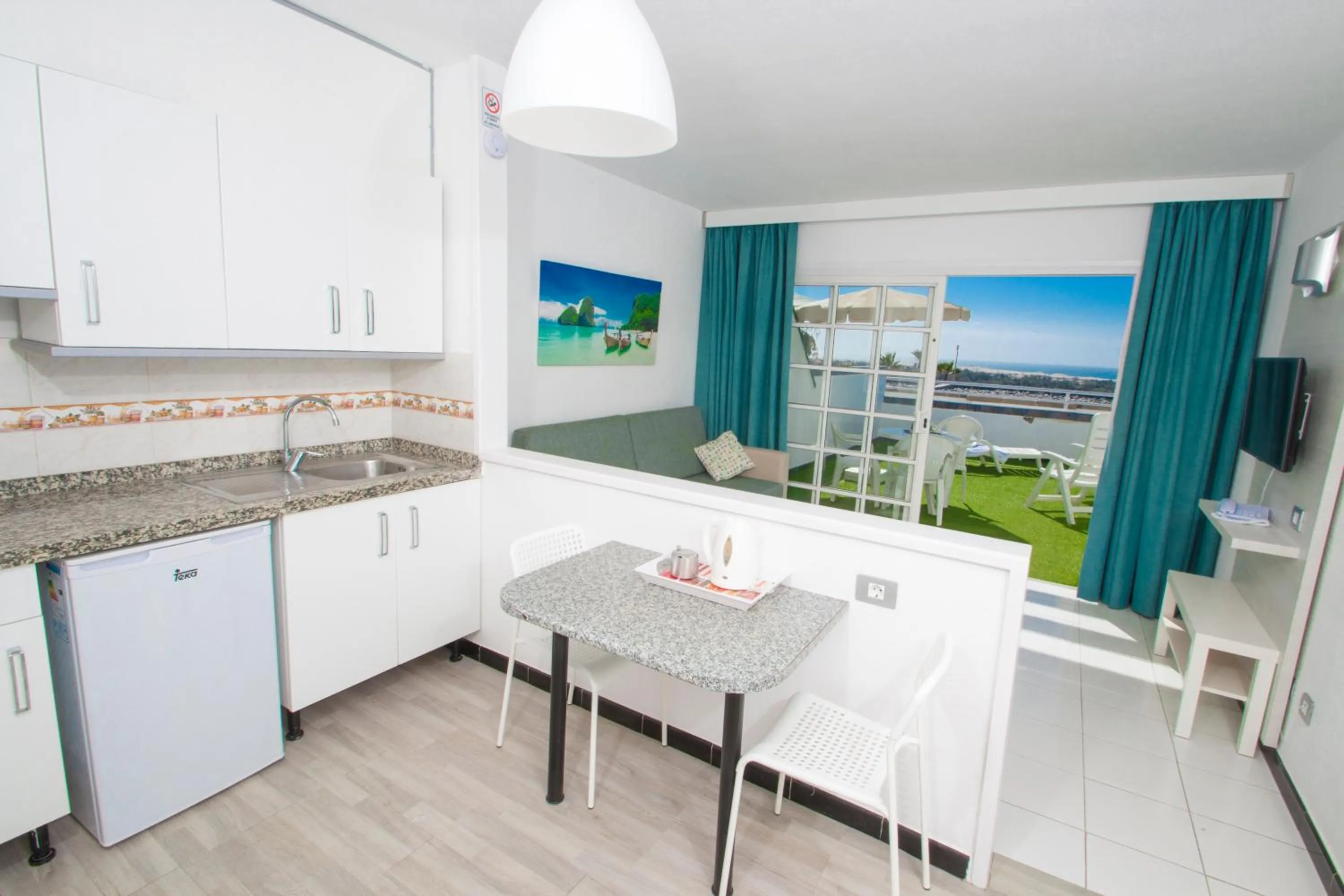 Photo of the whole room in Vista Oasis