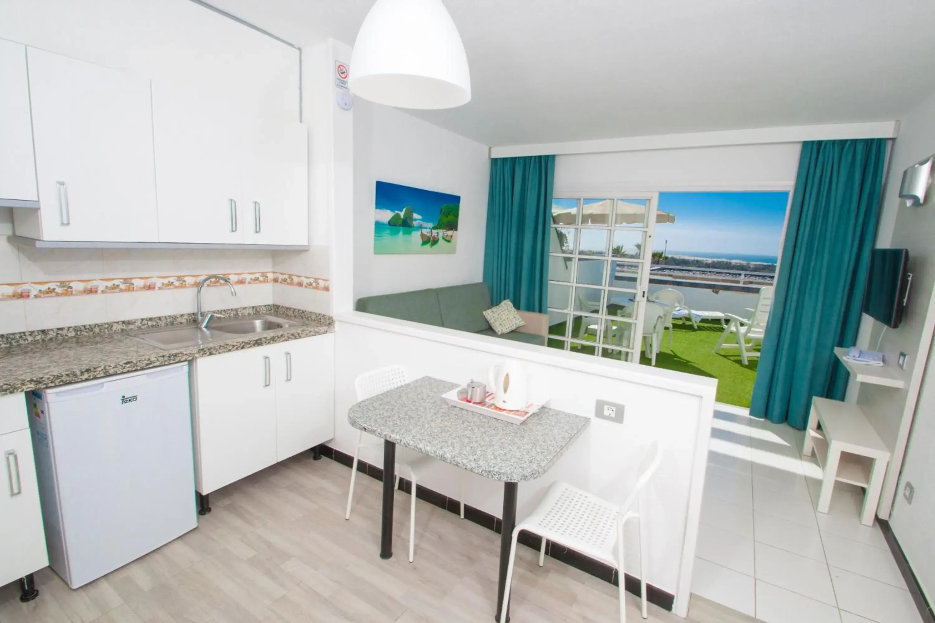 Photo of the whole room in Vista Oasis Photo of the whole room in Vista Oasis