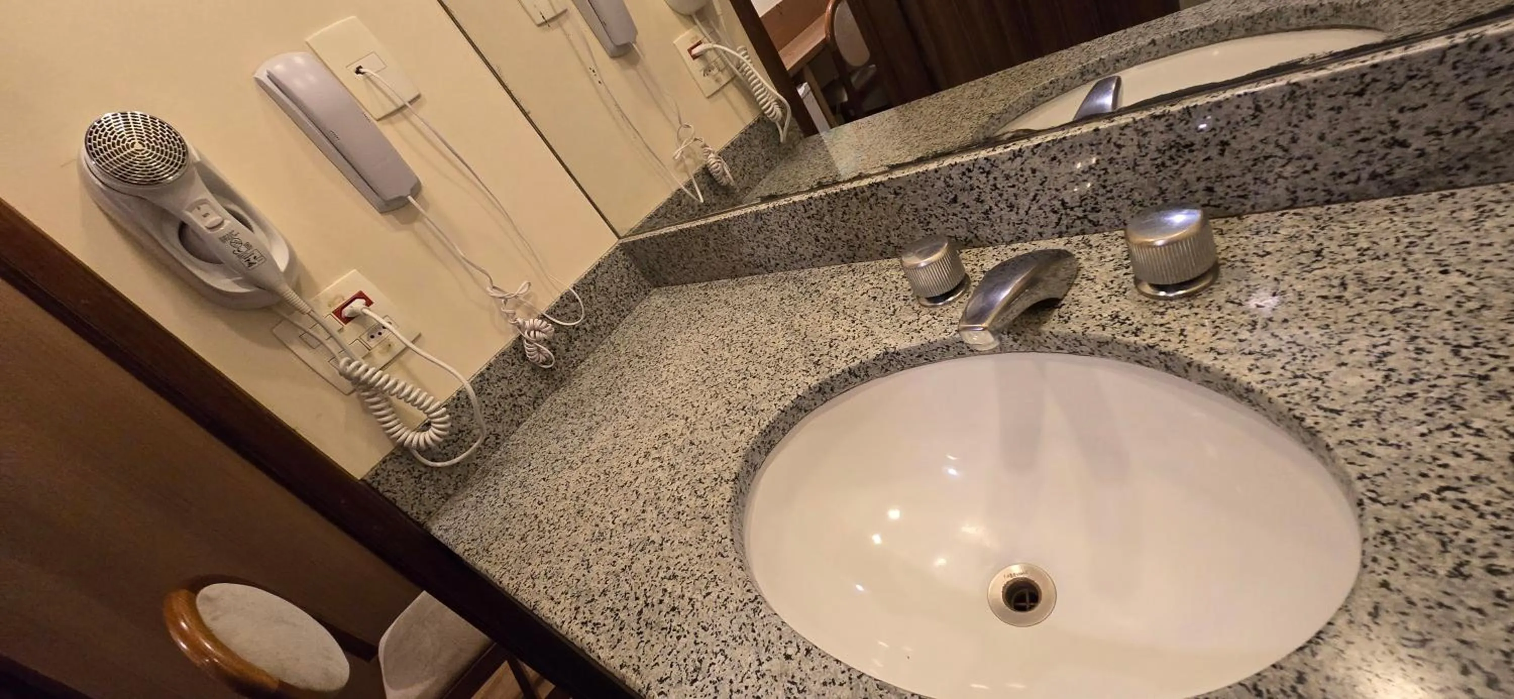 Bathroom in Mirador Rio Copacabana Hotel