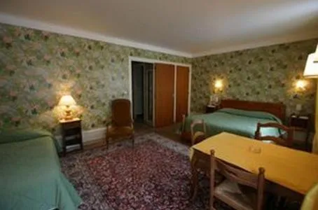 Bedroom in Hôtel Richemond