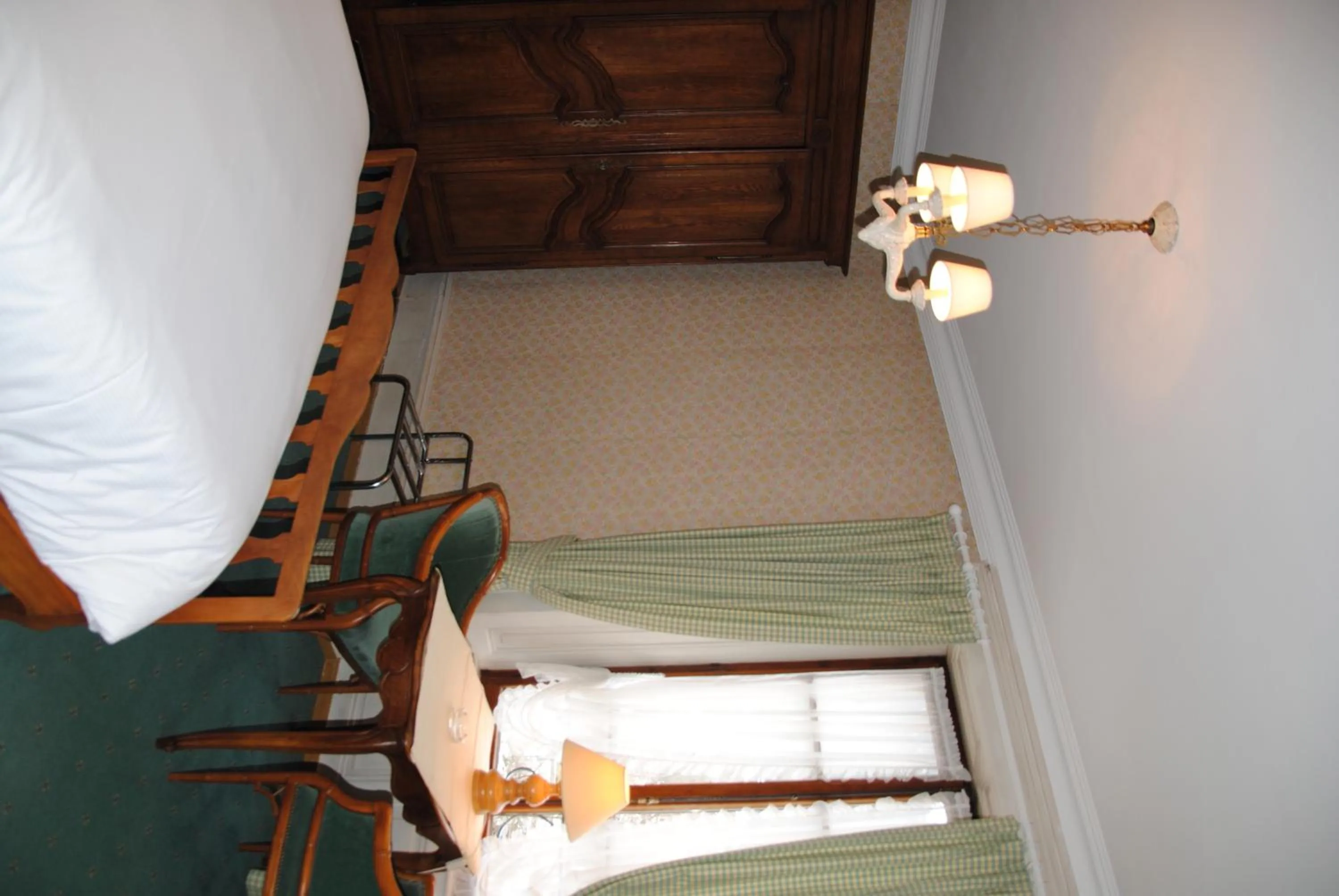 Bedroom in Hôtel Richemond