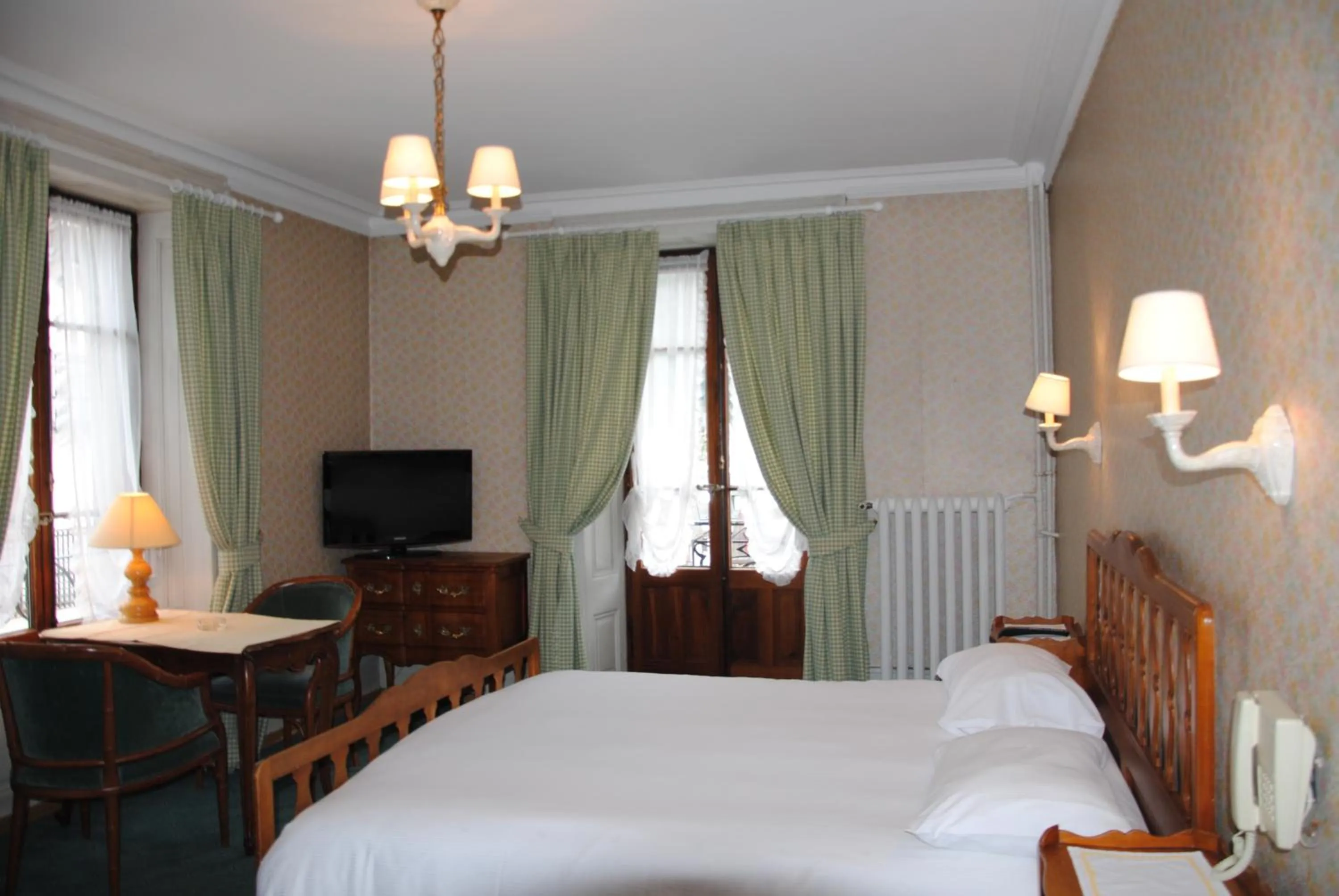 Bedroom in Hôtel Richemond