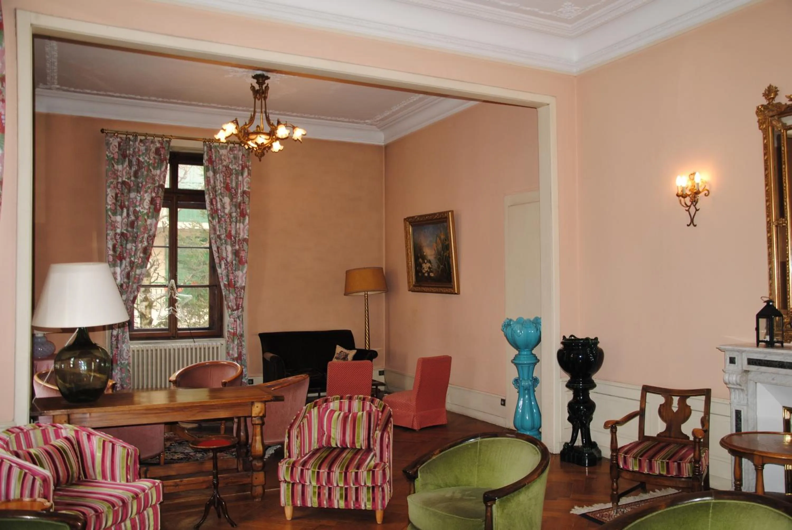 Lounge or bar in Hôtel Richemond