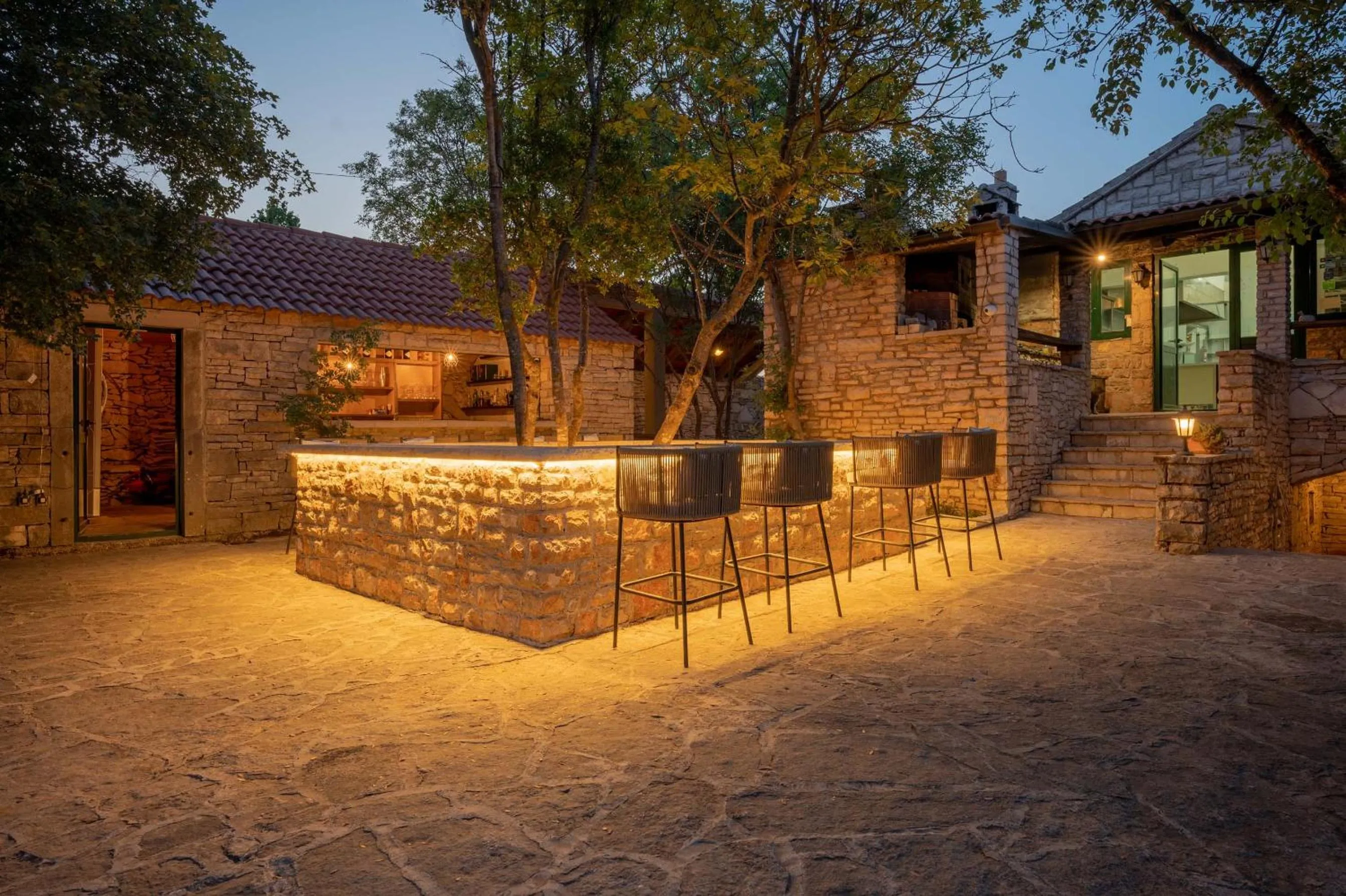 Restaurant/places to eat in Nono Ban Boutique Hotel & Villas