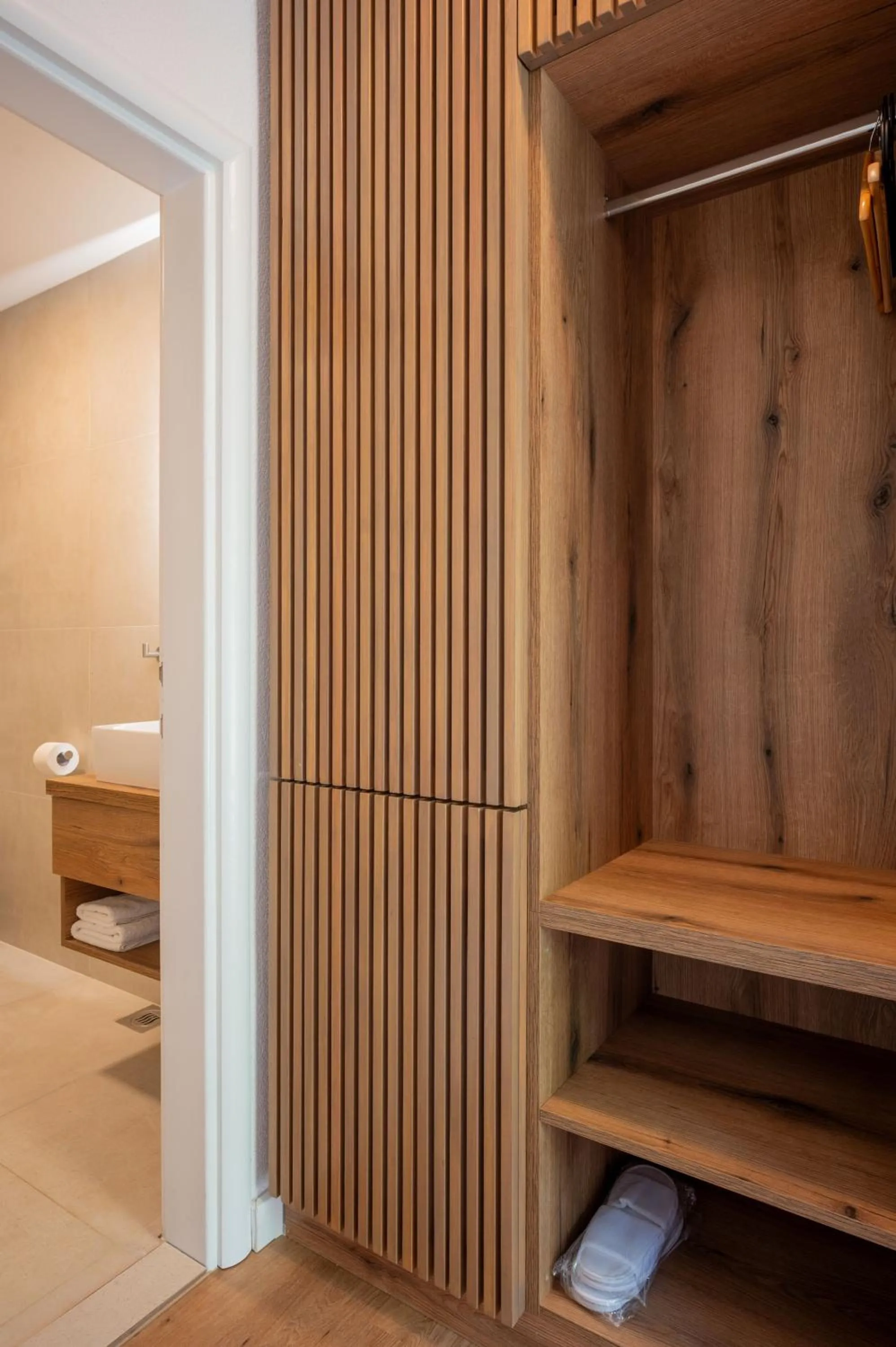 wardrobe in Nono Ban Boutique Hotel & Villas