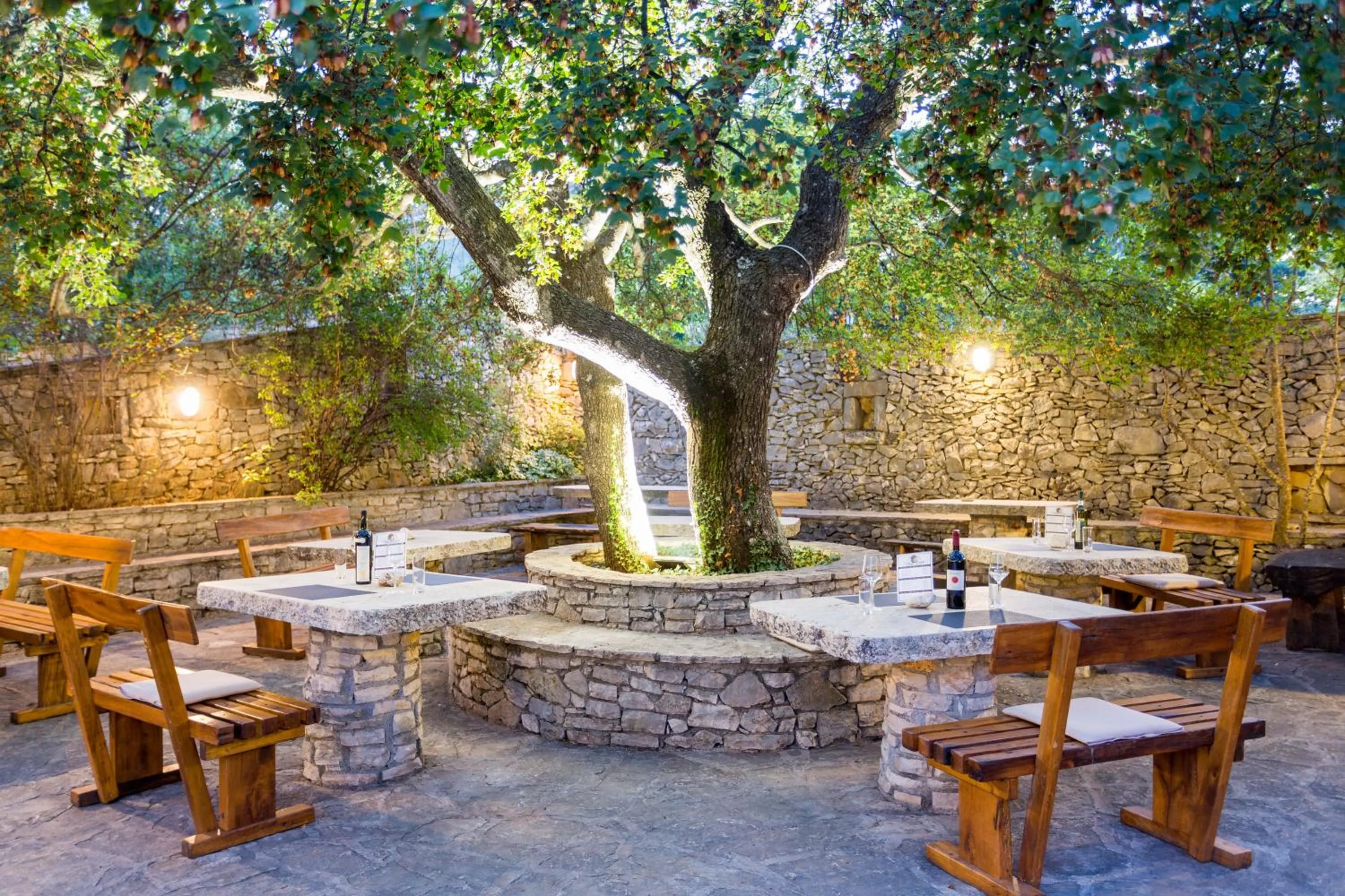 Restaurant/places to eat in Nono Ban Boutique Hotel & Villas