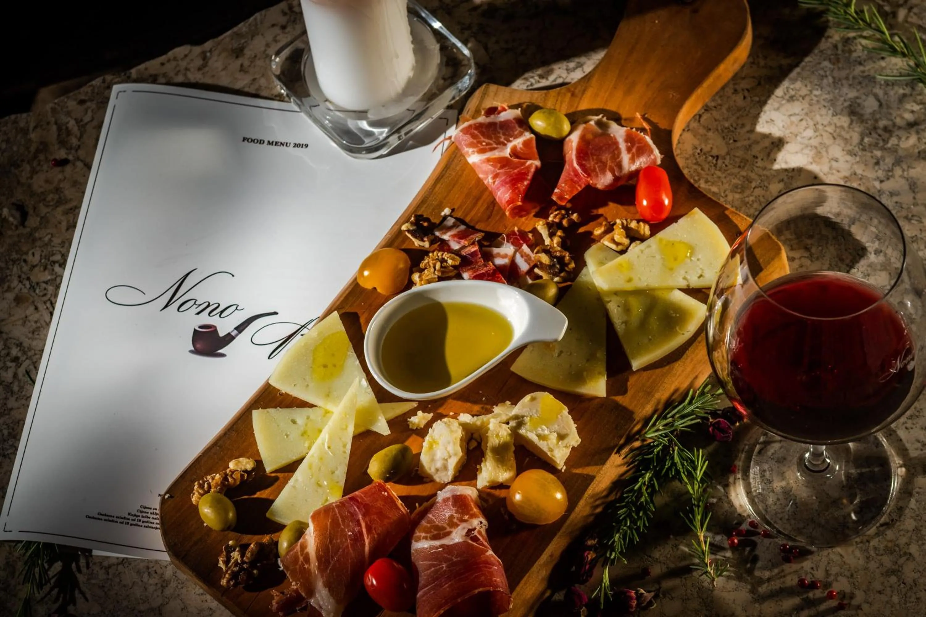 Food and drinks in Nono Ban Boutique Hotel & Villas