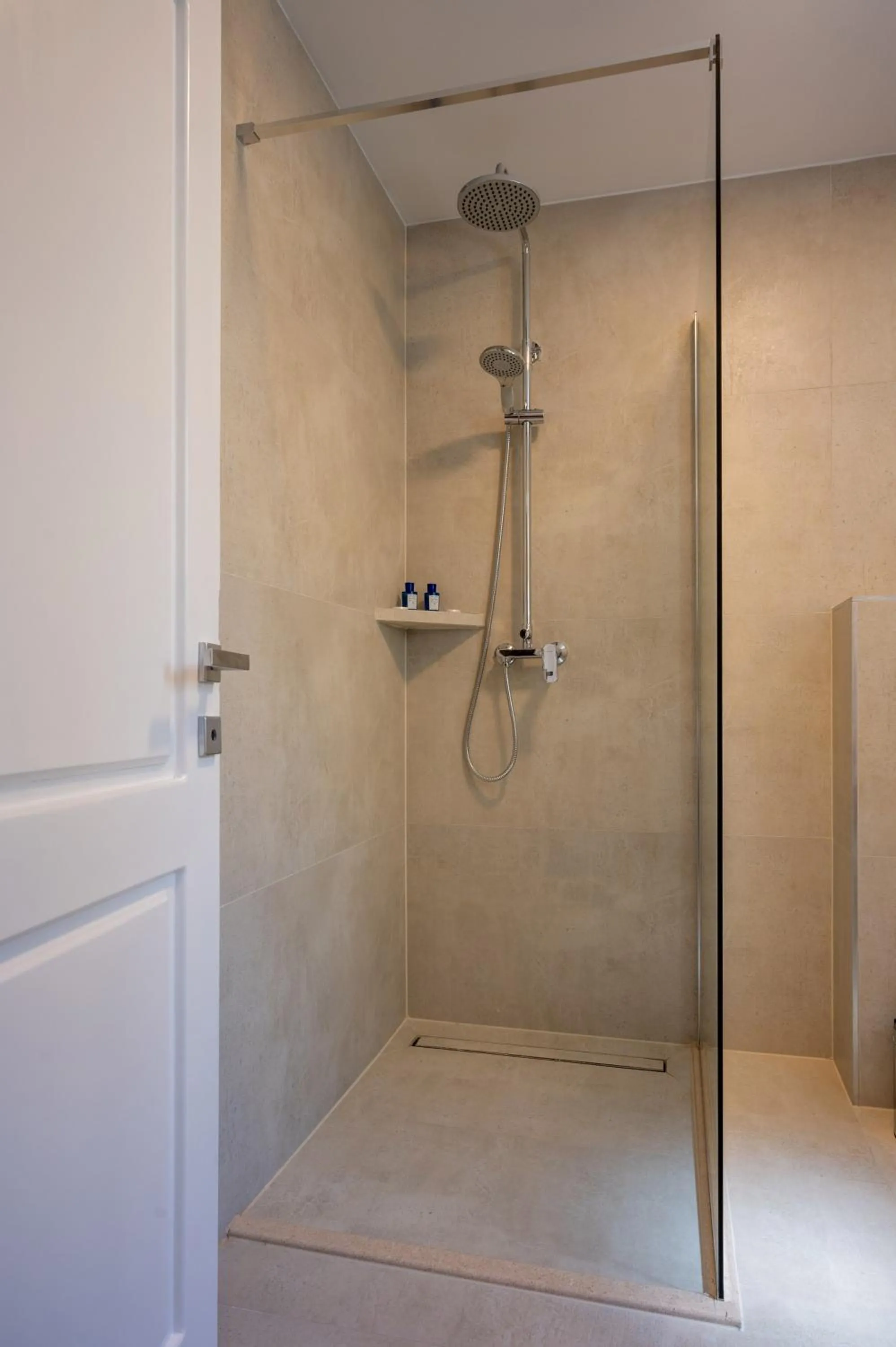 Shower in Nono Ban Boutique Hotel & Villas
