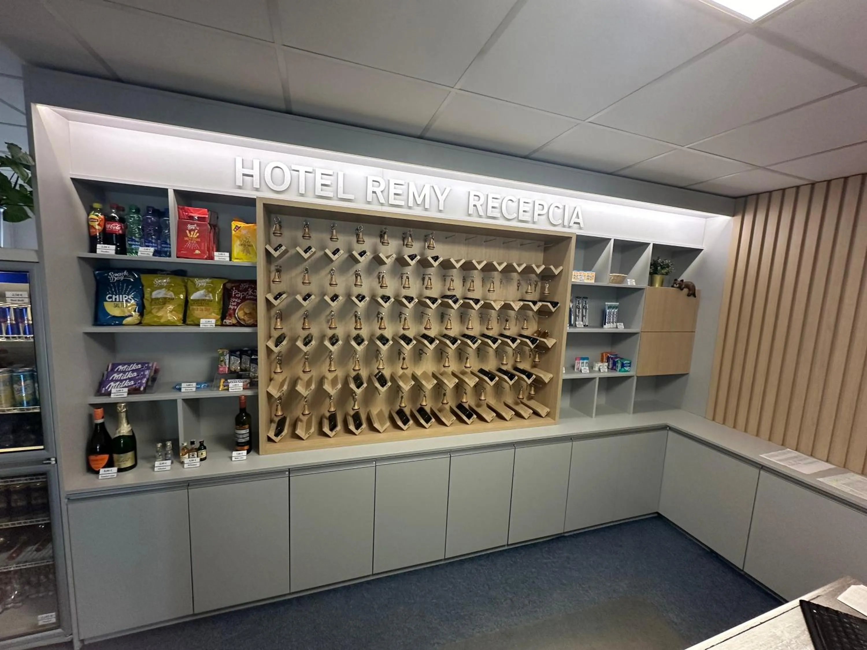 Restaurant/places to eat in Hotel Remy