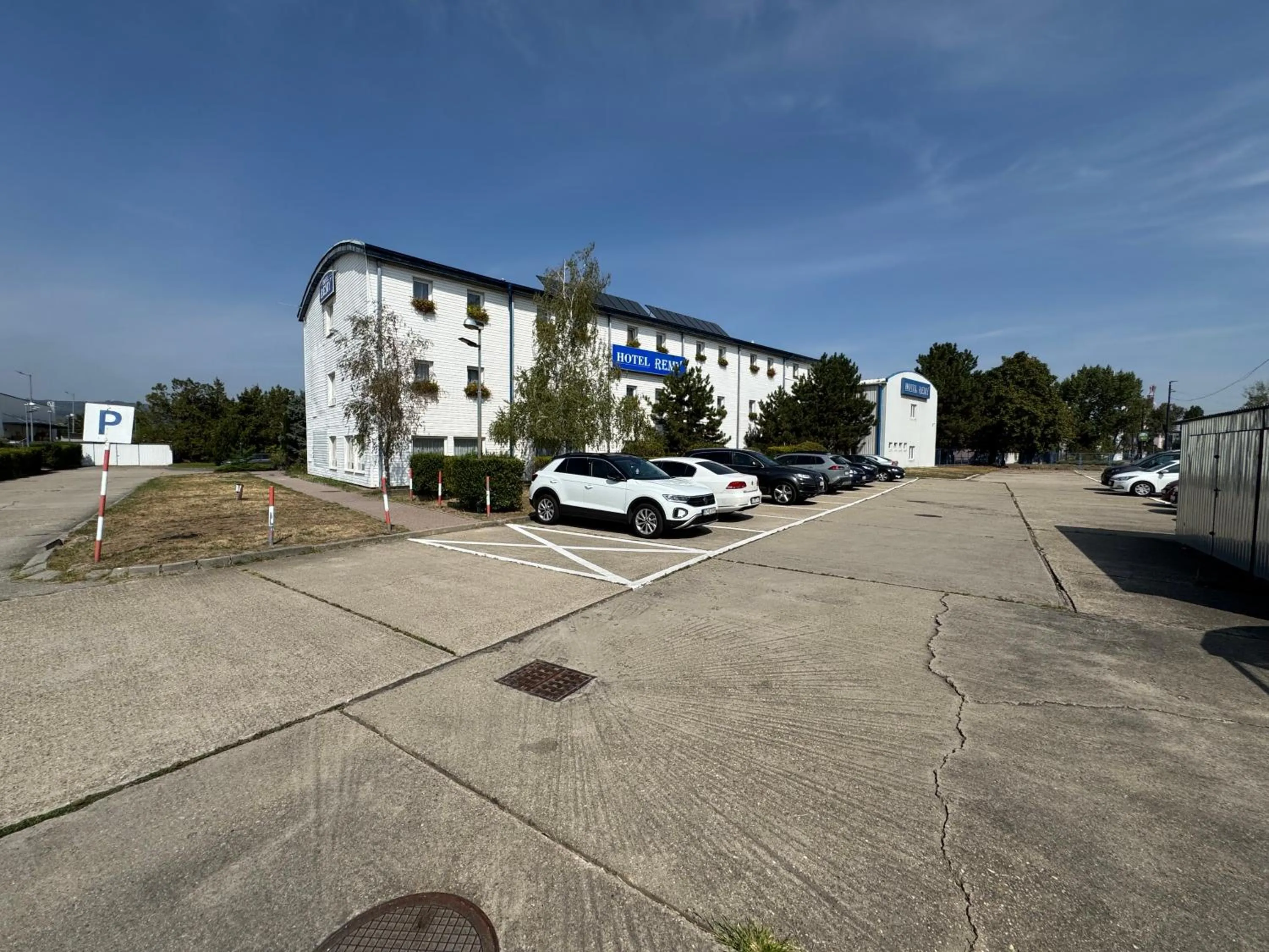 Property building in Hotel Remy