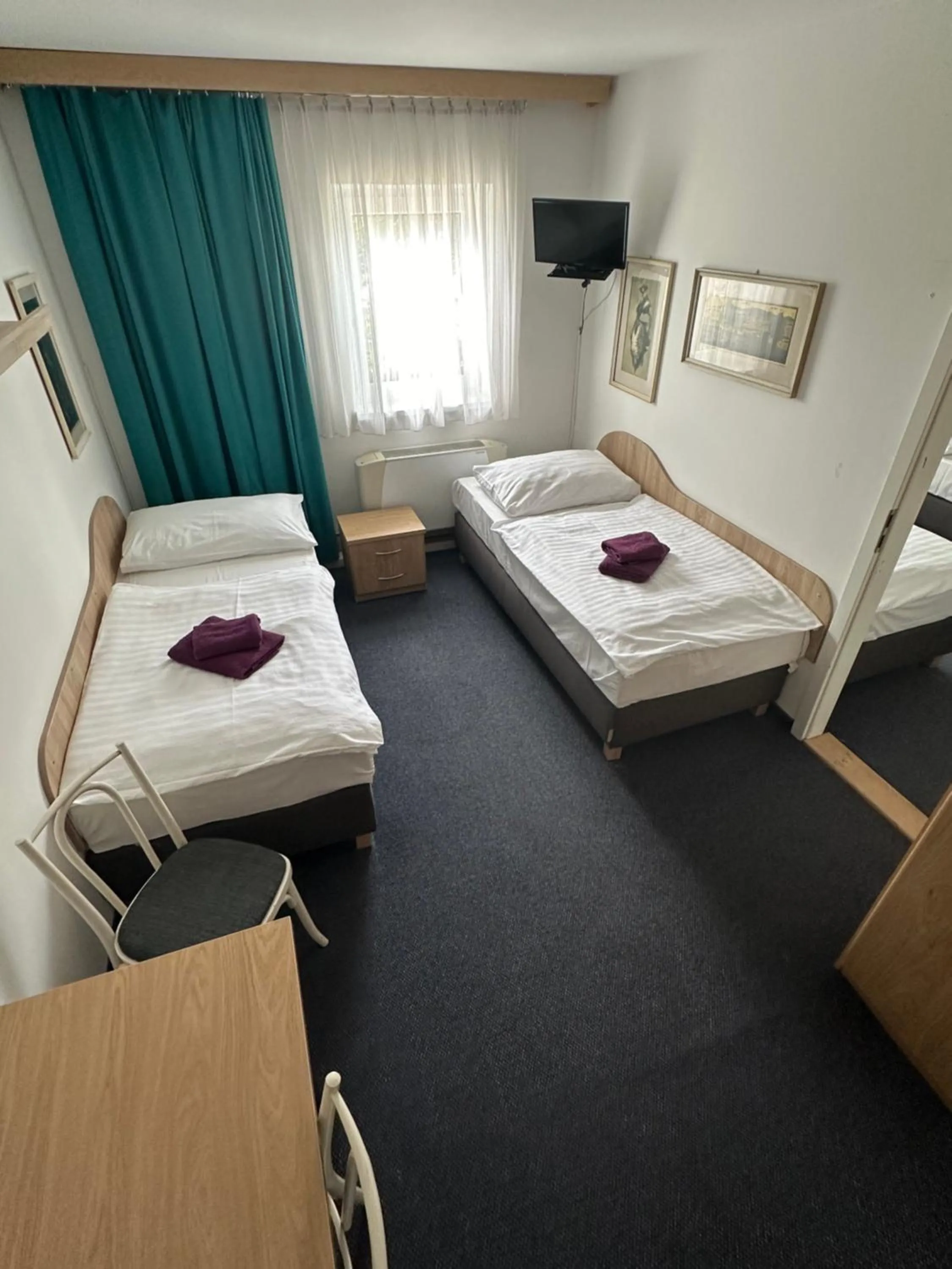 Photo of the whole room, Bed in Hotel Remy