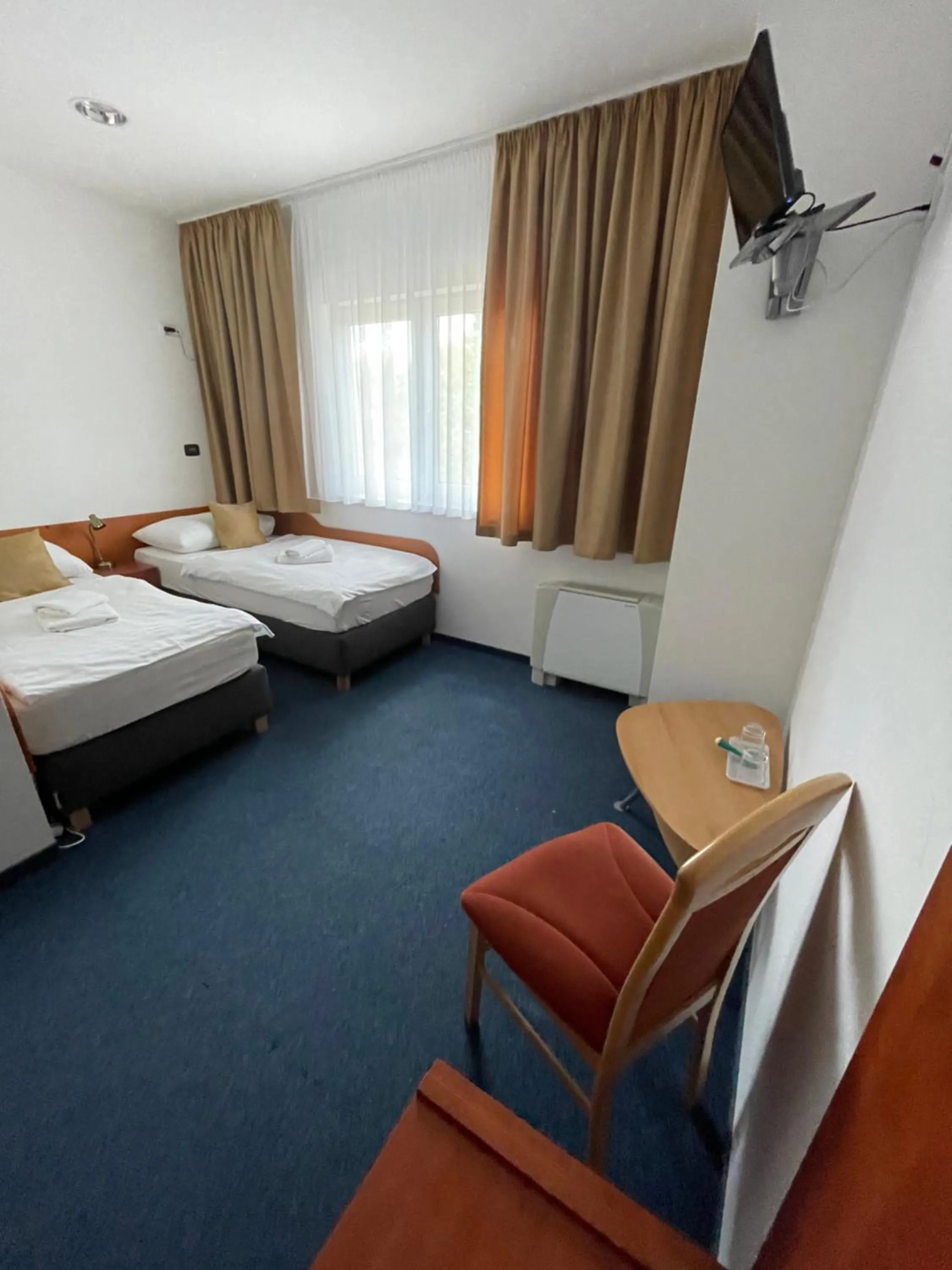 Photo of the whole room, Bed in Hotel Remy