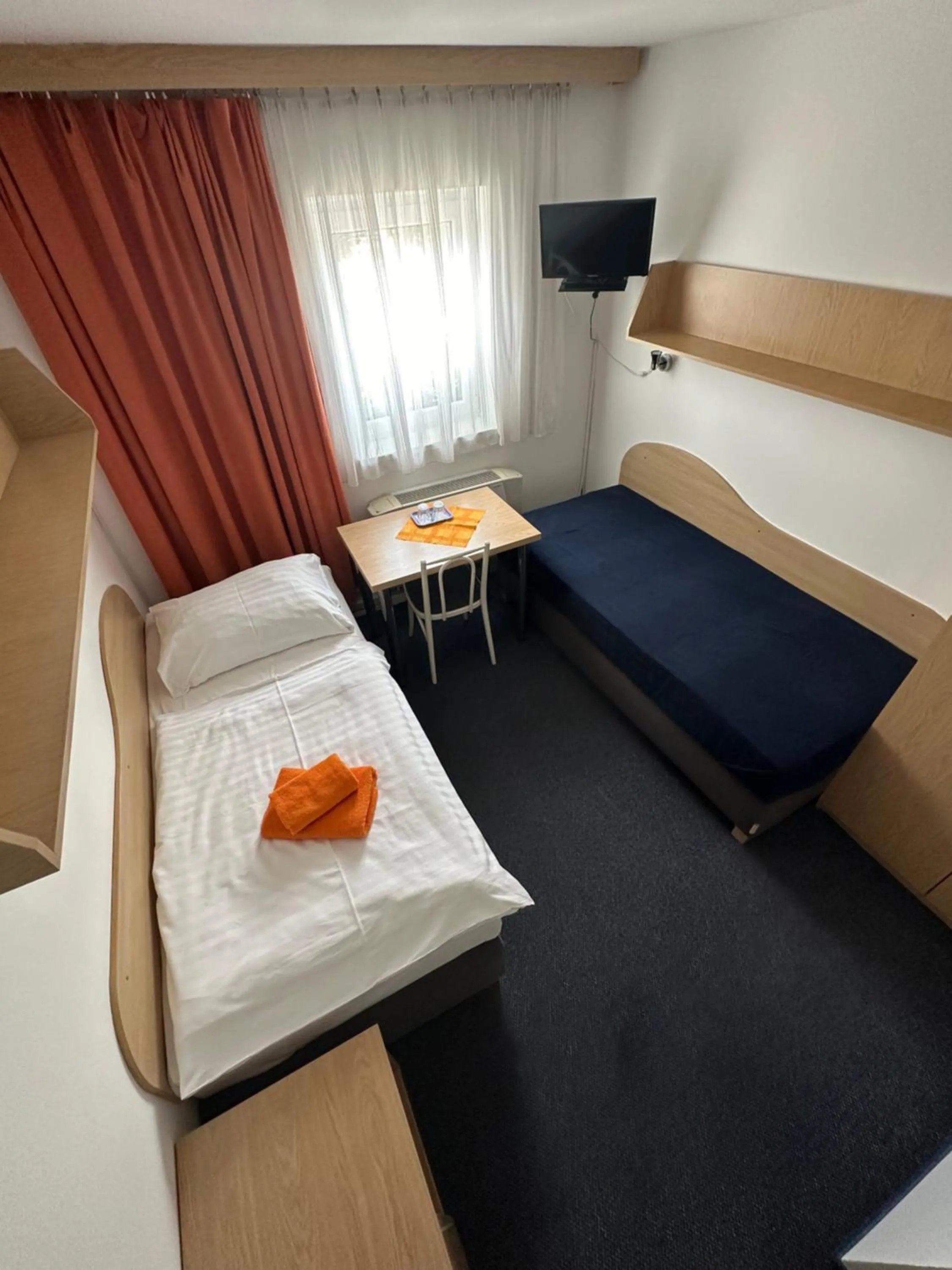 Photo of the whole room, Bed in Hotel Remy