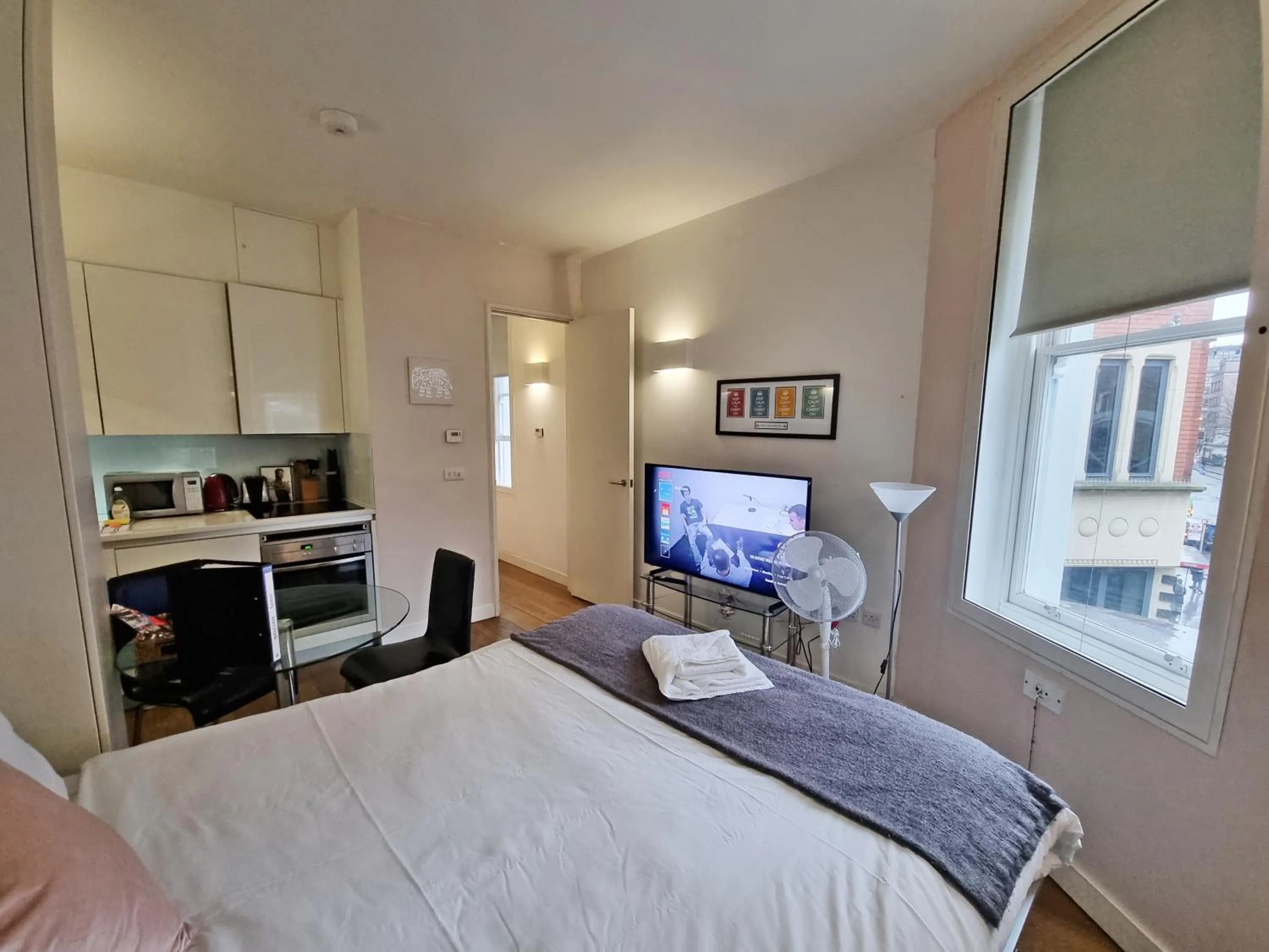 Bed in London City Apartments
