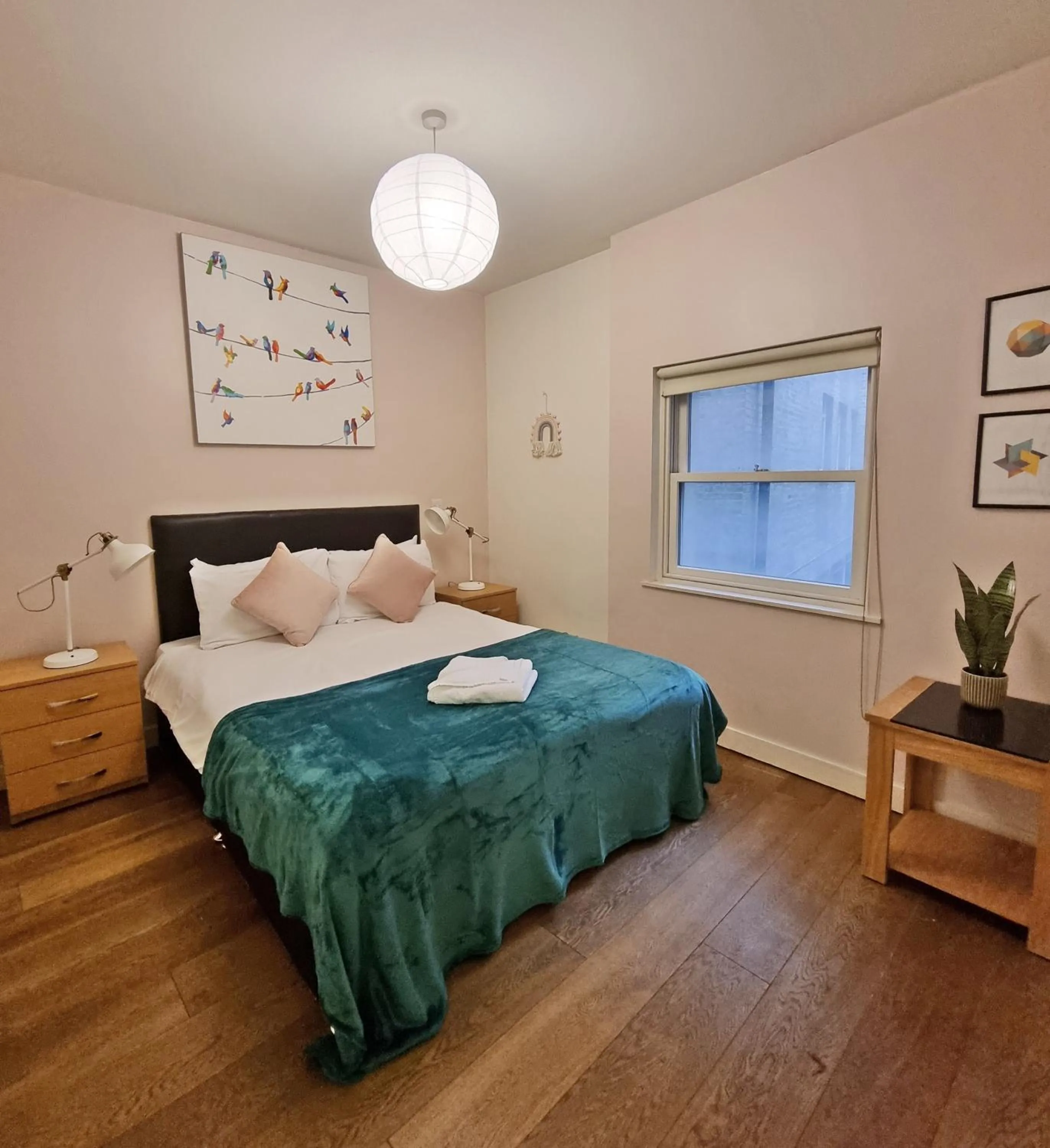 Bed in London City Apartments