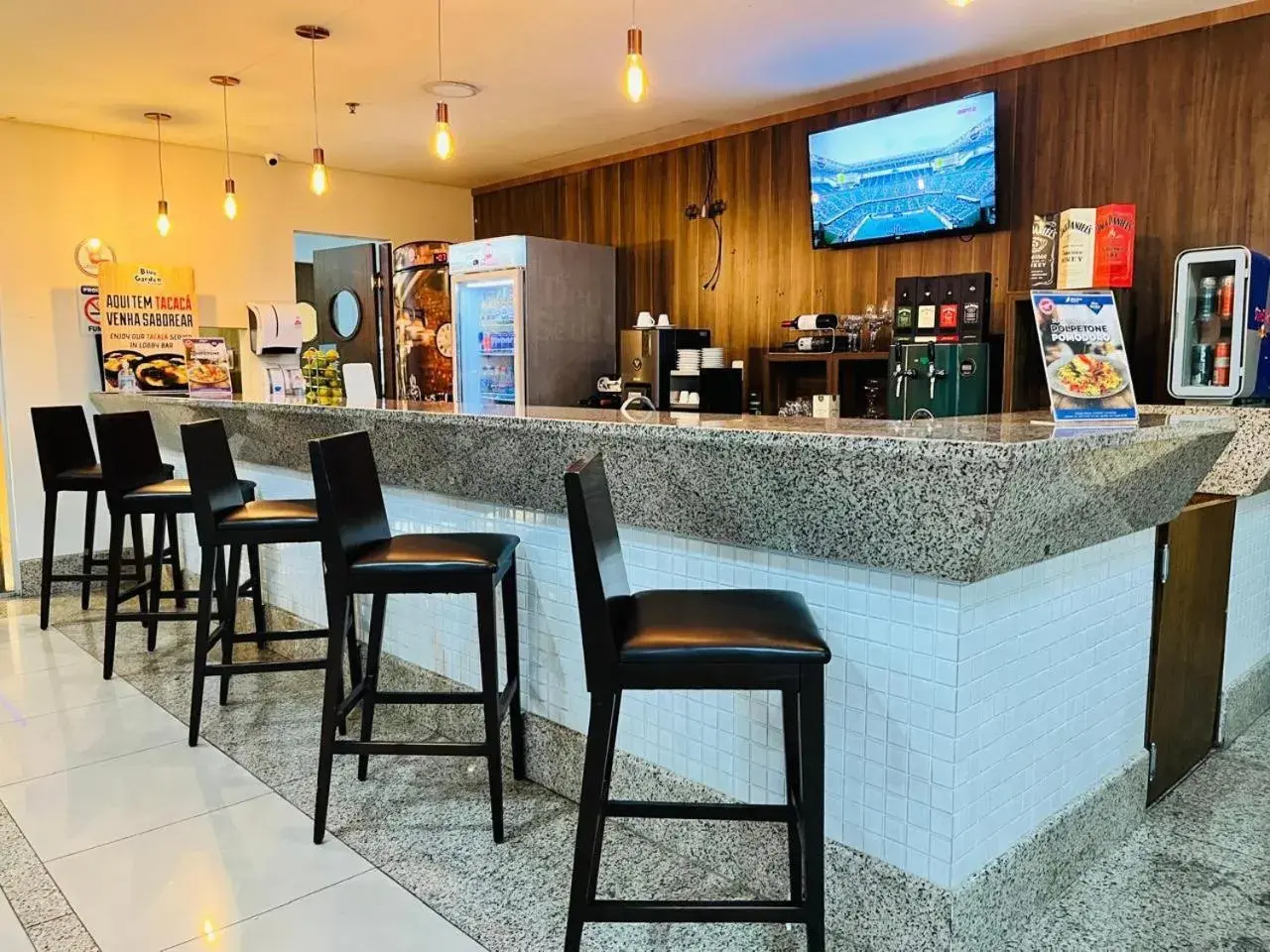 Lounge or bar in Blue Tree Premium Manaus Lounge or bar in Blue Tree Premium Manaus