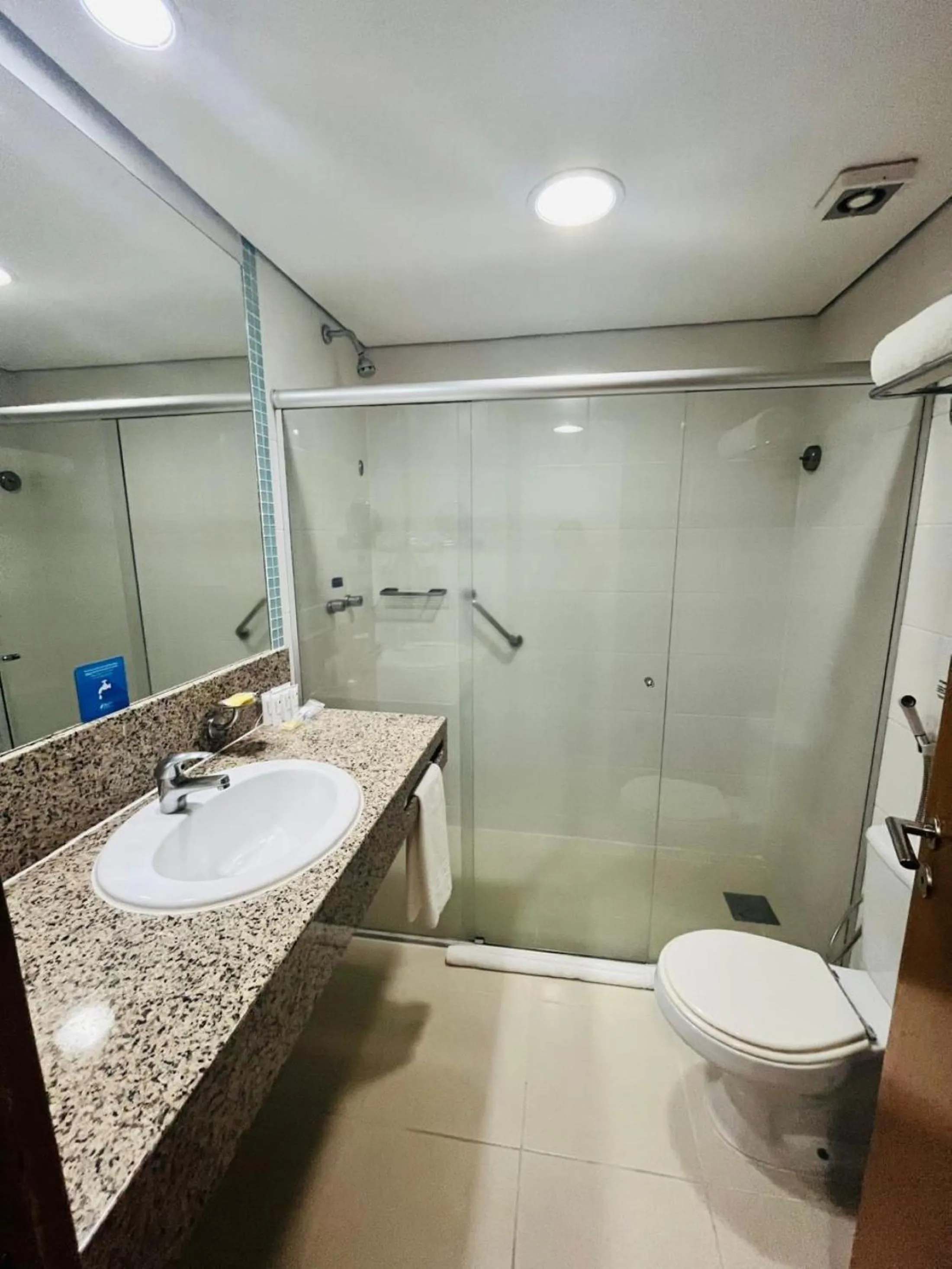 Shower in Blue Tree Premium Manaus