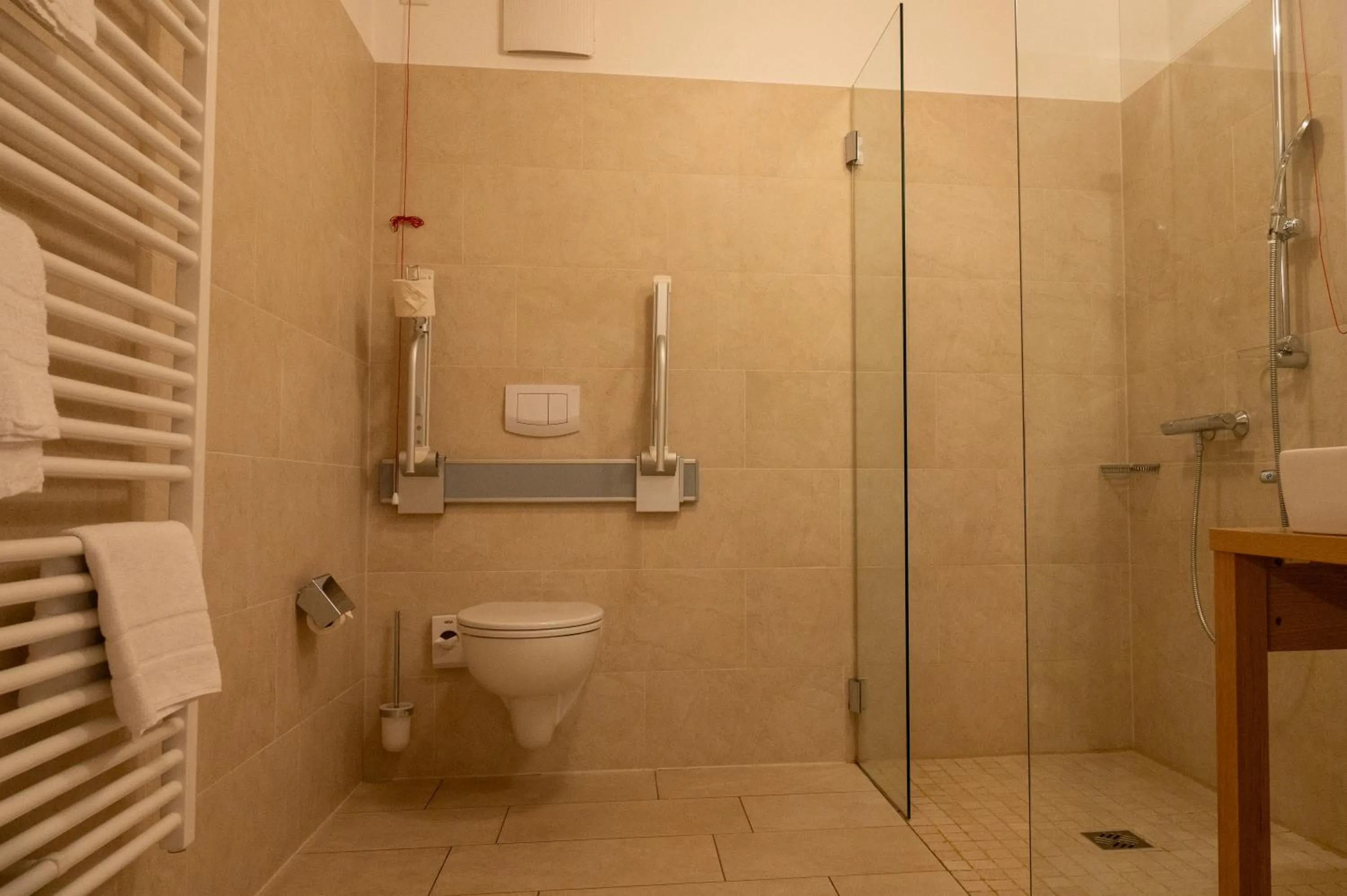 Bathroom in Landhotel Jann Hinsch Hof