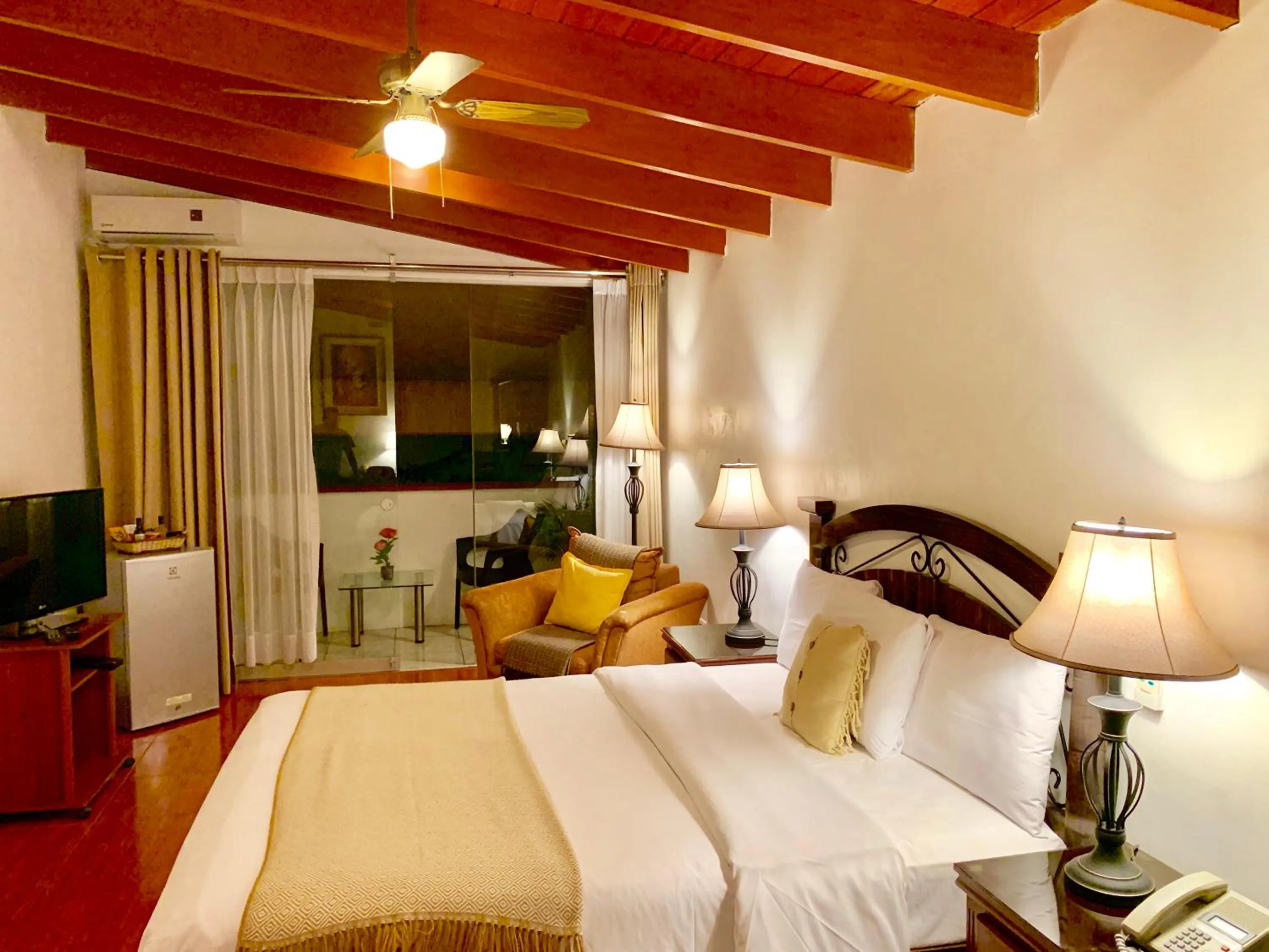 Bed in Casa Bella Boutique Hotel San Isidro