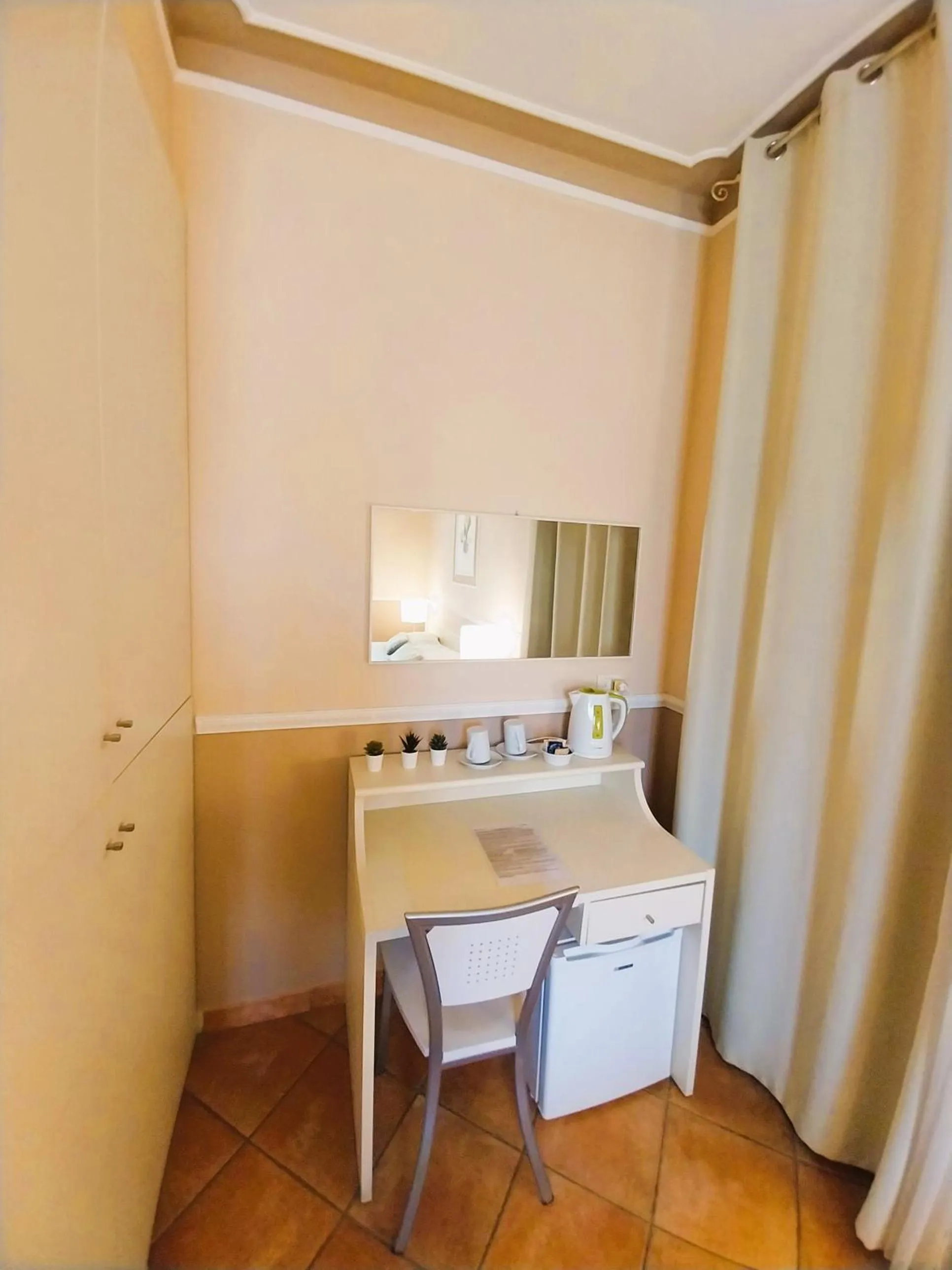 hair dresser in Hotel Moderno