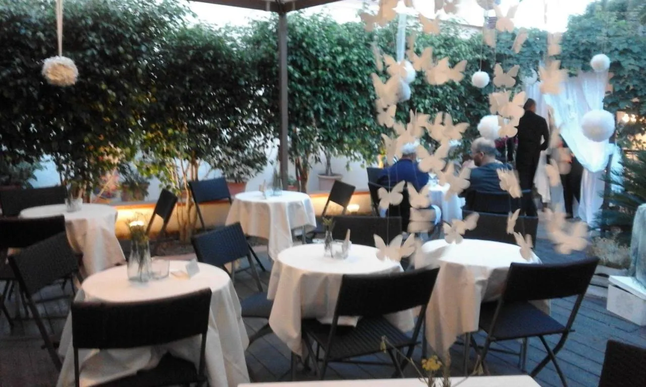 Patio in Hotel Moderno