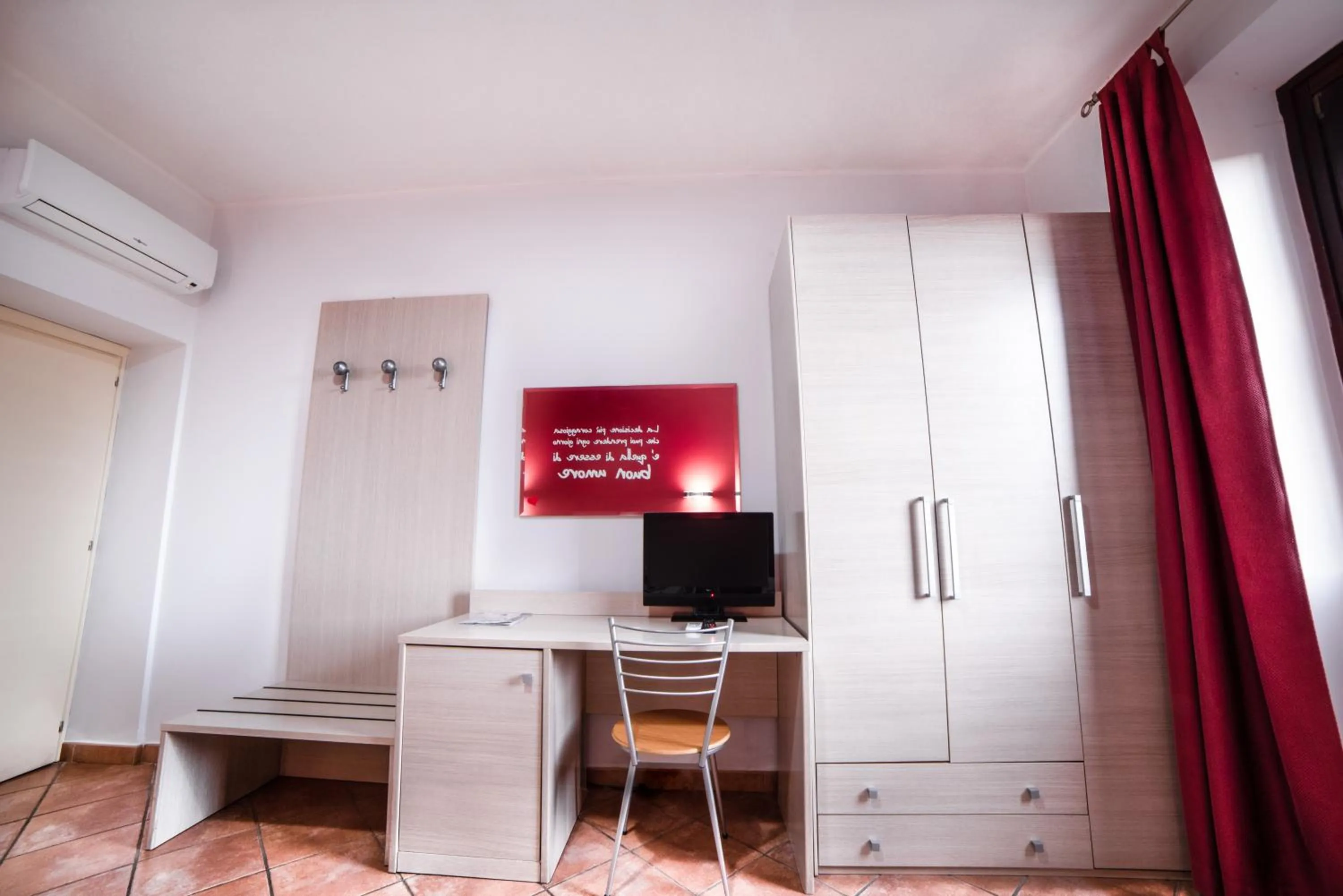 hair dresser in Hotel Moderno