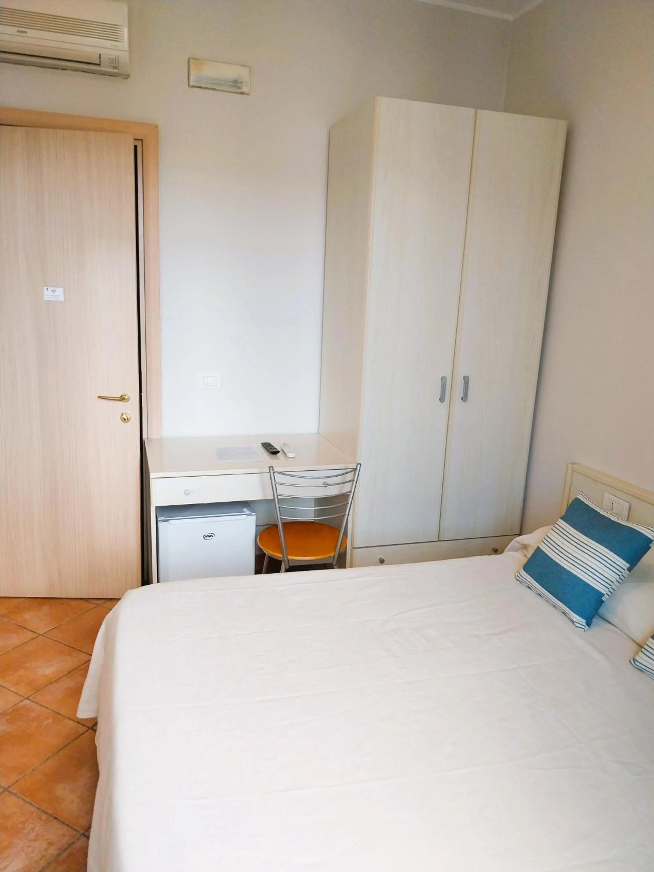 Photo of the whole room, Bed in Hotel Moderno