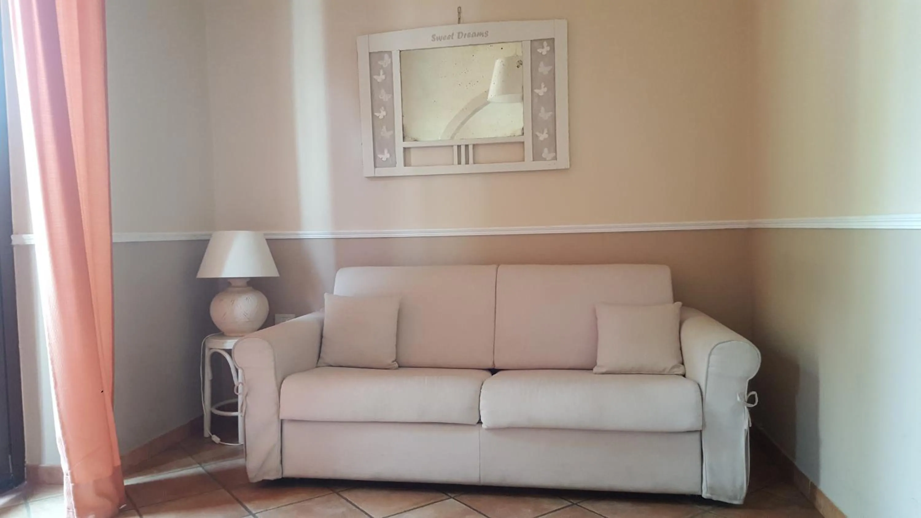 Photo of the whole room in Hotel Moderno