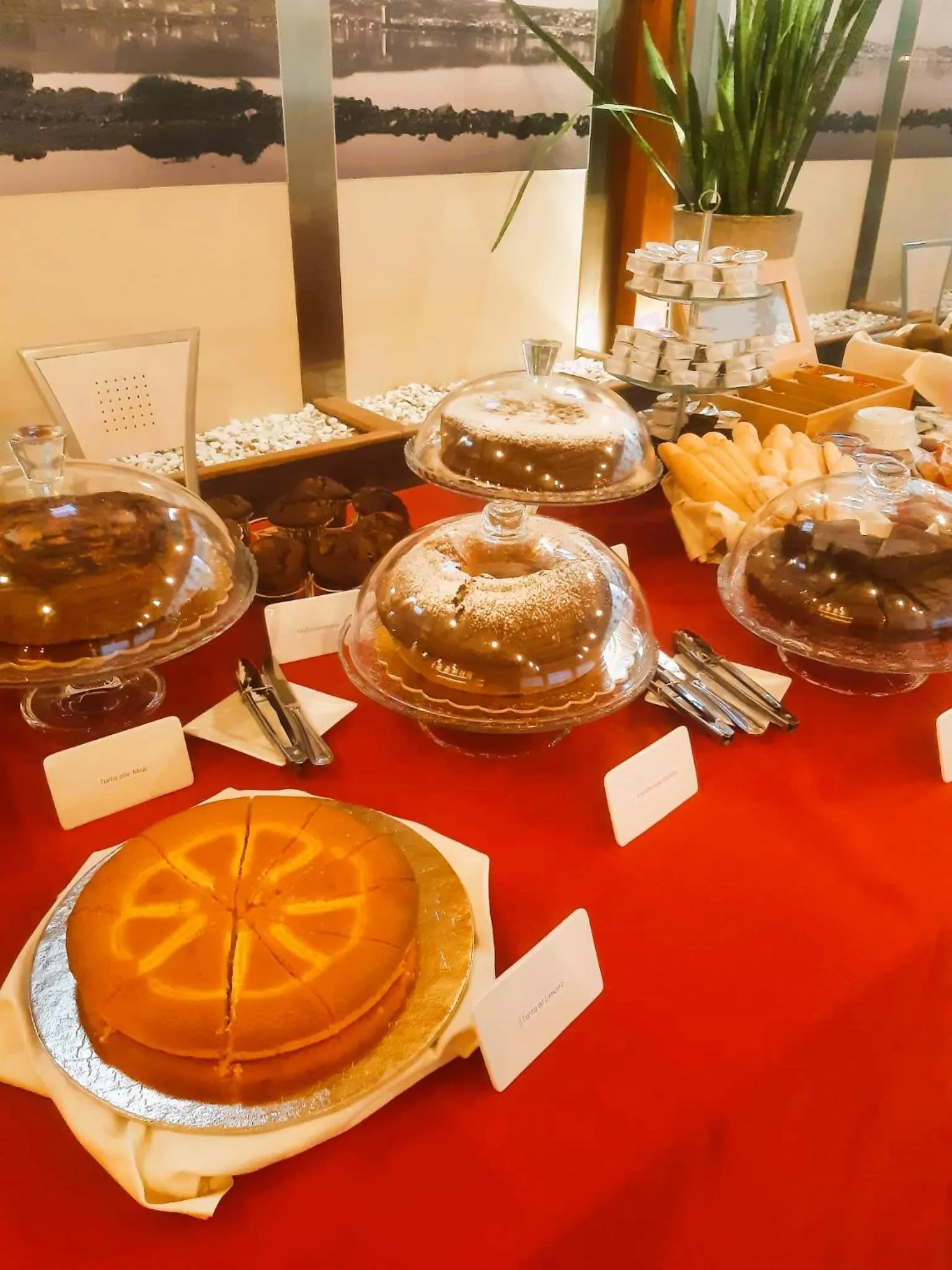 Food in Hotel Moderno